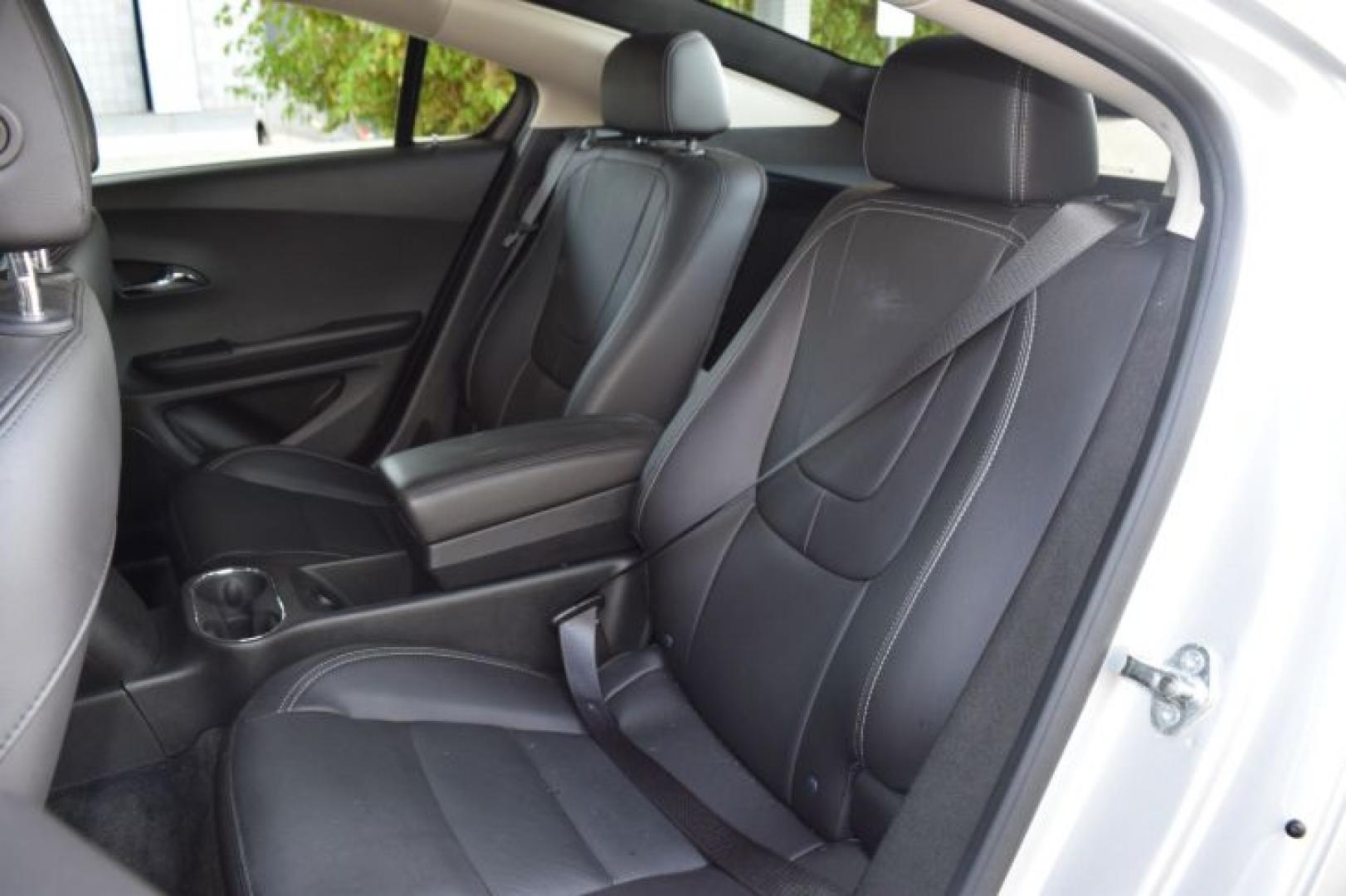 2015 Silver Ice Metallic /Jet Black seats/Dark accents Chevrolet Volt Premium w/ Navigation (1G1RD6E41FU) with an 1.4L 4 Cylinders engine, Continuously Variable Transmission transmission, located at 11056 N 23rd Dr #101, Phoenix, AZ, 85029, (623) 434-4252, 33.587704, -112.109962 - Photo#10