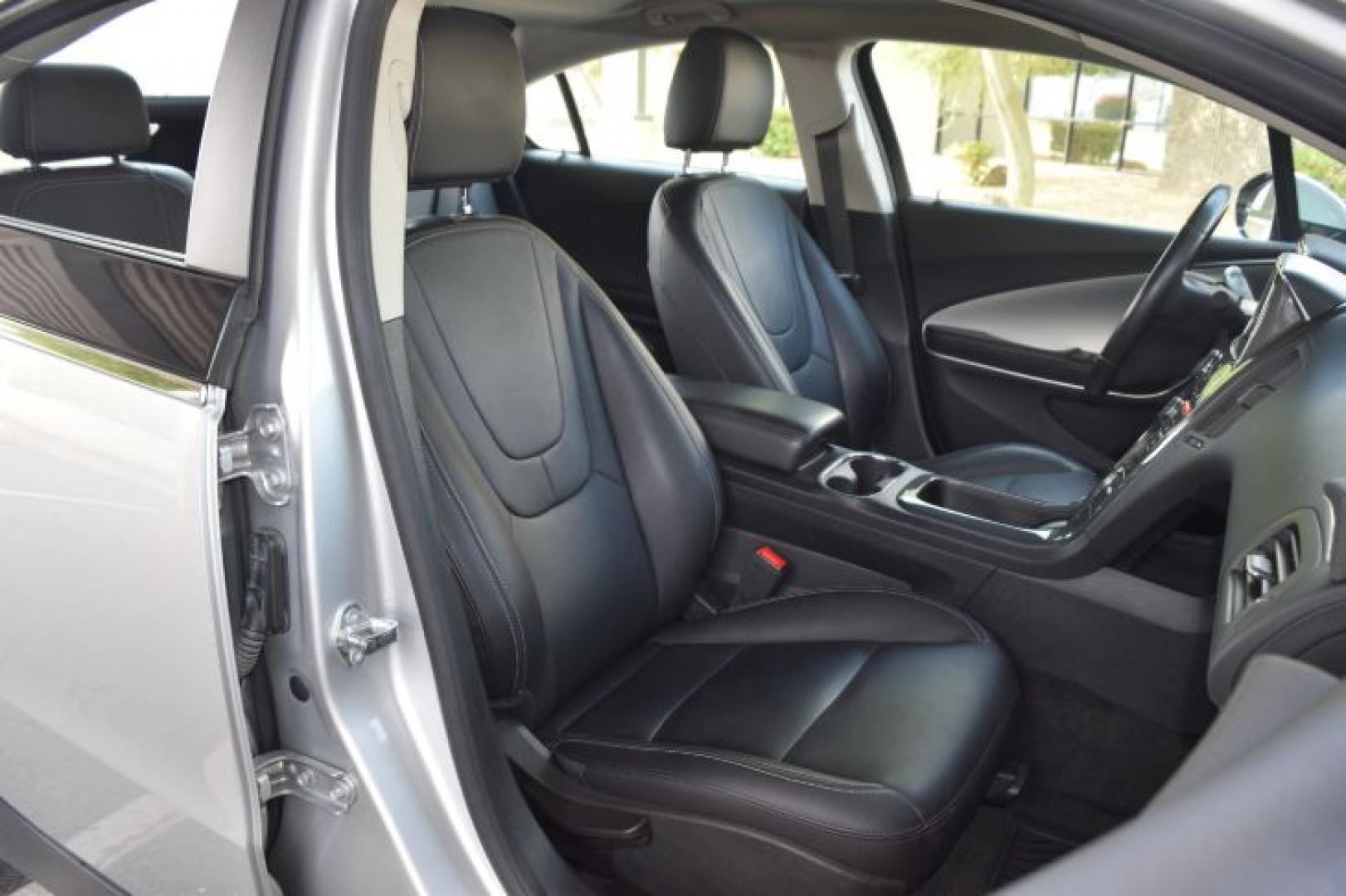 2015 Silver Ice Metallic /Jet Black seats/Dark accents Chevrolet Volt Premium w/ Navigation (1G1RD6E41FU) with an 1.4L 4 Cylinders engine, Continuously Variable Transmission transmission, located at 11056 N 23rd Dr #101, Phoenix, AZ, 85029, (623) 434-4252, 33.587704, -112.109962 - Photo#11
