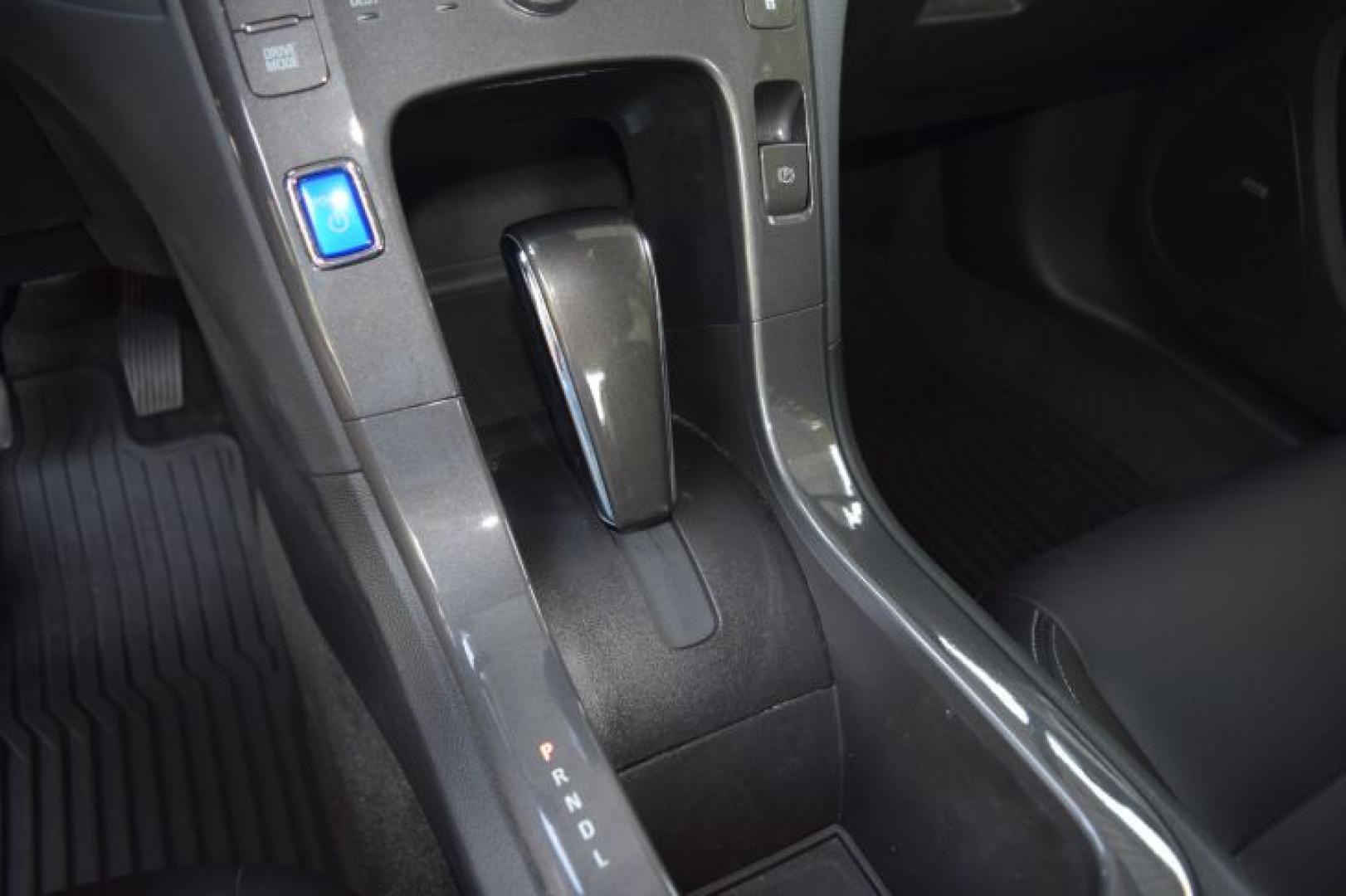 2015 Silver Ice Metallic /Jet Black seats/Dark accents Chevrolet Volt Premium w/ Navigation (1G1RD6E41FU) with an 1.4L 4 Cylinders engine, Continuously Variable Transmission transmission, located at 11056 N 23rd Dr #101, Phoenix, AZ, 85029, (623) 434-4252, 33.587704, -112.109962 - Photo#21