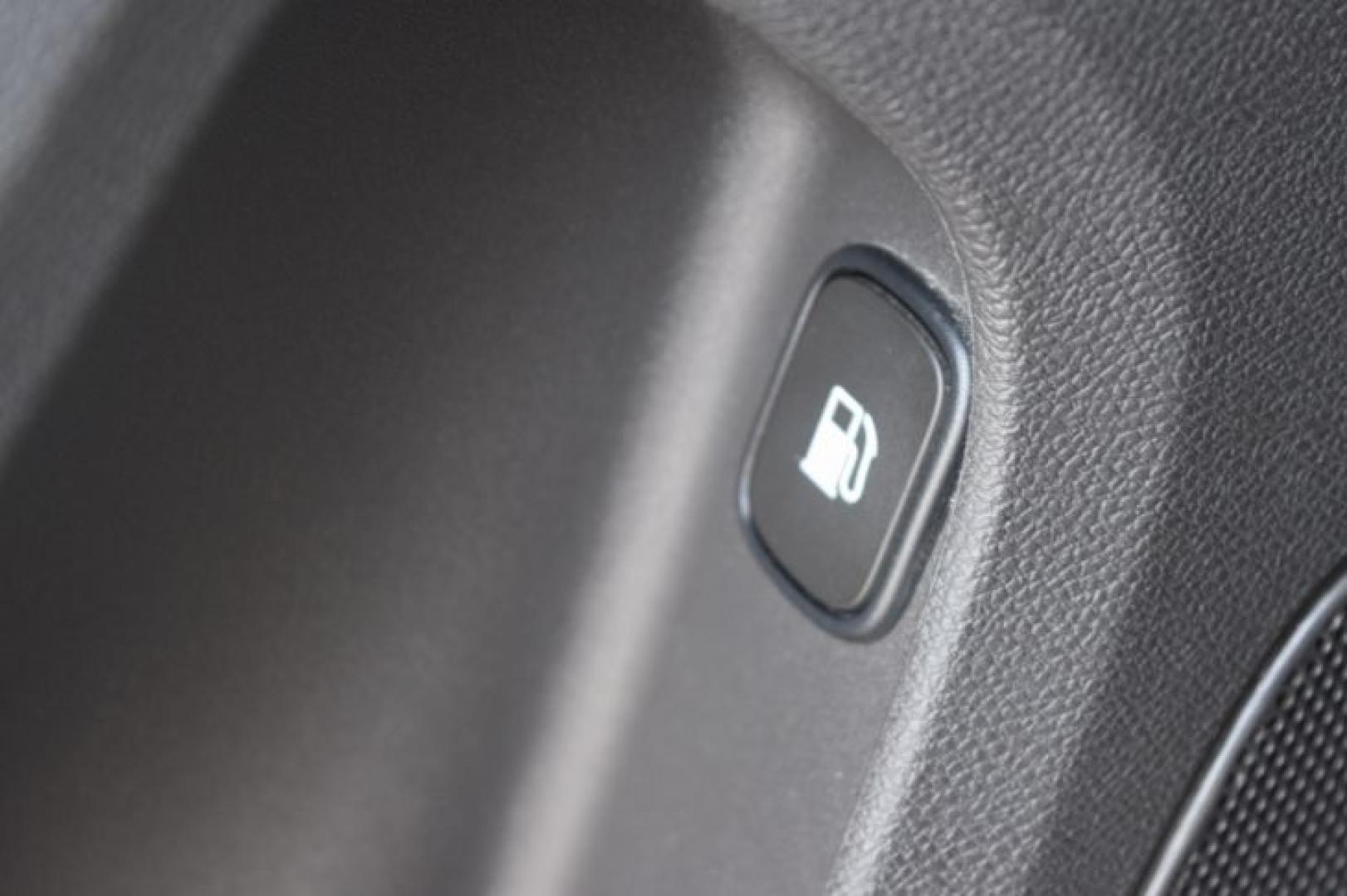 2015 Silver Ice Metallic /Jet Black seats/Dark accents Chevrolet Volt Premium w/ Navigation (1G1RD6E41FU) with an 1.4L 4 Cylinders engine, Continuously Variable Transmission transmission, located at 11056 N 23rd Dr #101, Phoenix, AZ, 85029, (623) 434-4252, 33.587704, -112.109962 - Photo#23