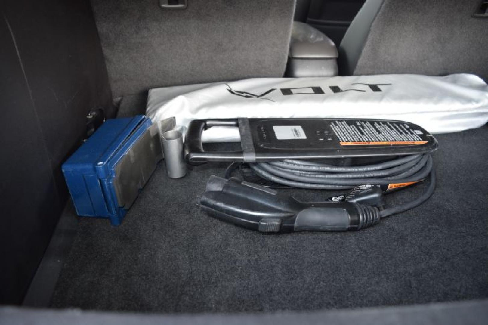 2015 Silver Ice Metallic /Jet Black seats/Dark accents Chevrolet Volt Premium w/ Navigation (1G1RD6E41FU) with an 1.4L 4 Cylinders engine, Continuously Variable Transmission transmission, located at 11056 N 23rd Dr #101, Phoenix, AZ, 85029, (623) 434-4252, 33.587704, -112.109962 - Photo#39