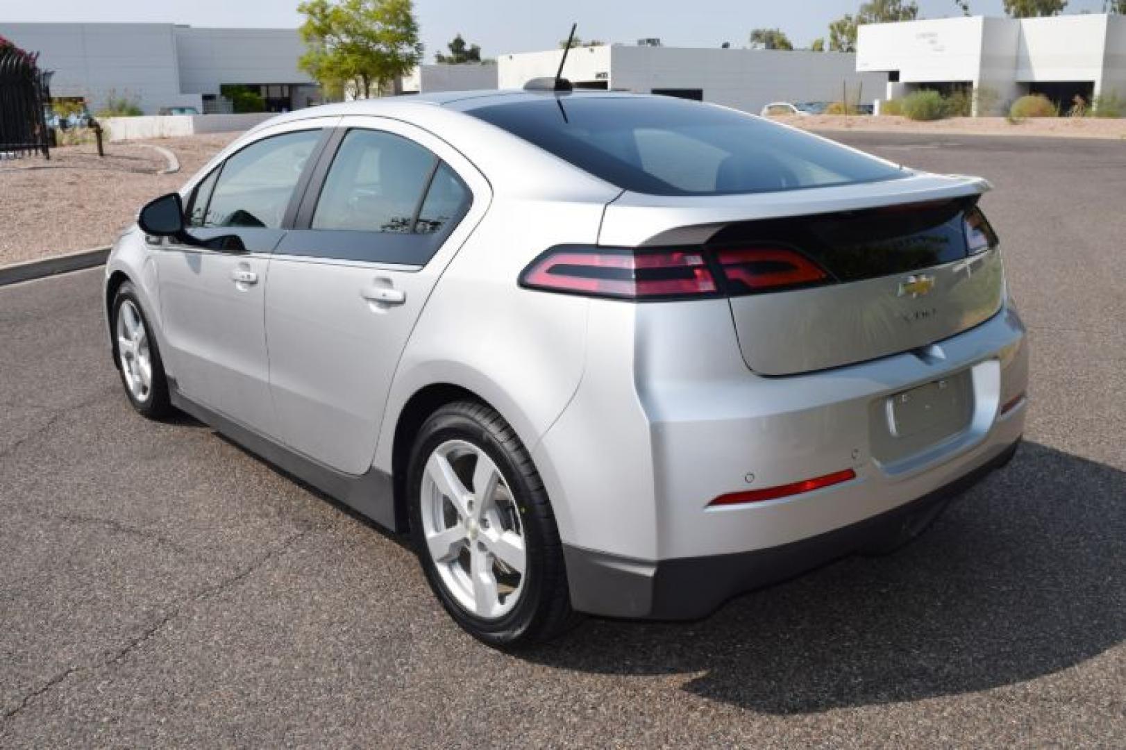 2015 Silver Ice Metallic /Jet Black seats/Dark accents Chevrolet Volt Premium w/ Navigation (1G1RD6E41FU) with an 1.4L 4 Cylinders engine, Continuously Variable Transmission transmission, located at 11056 N 23rd Dr #101, Phoenix, AZ, 85029, (623) 434-4252, 33.587704, -112.109962 - Photo#6