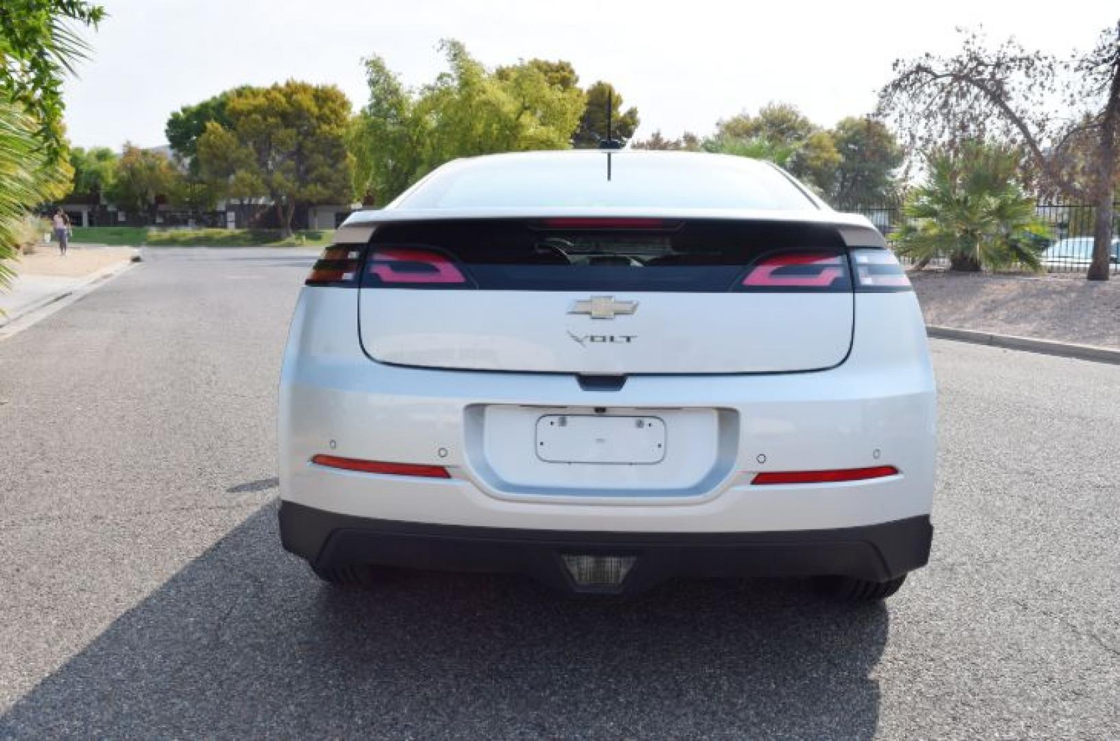 2015 Silver Ice Metallic /Jet Black seats/Dark accents Chevrolet Volt Premium w/ Navigation (1G1RD6E41FU) with an 1.4L 4 Cylinders engine, Continuously Variable Transmission transmission, located at 11056 N 23rd Dr #101, Phoenix, AZ, 85029, (623) 434-4252, 33.587704, -112.109962 - Photo#7