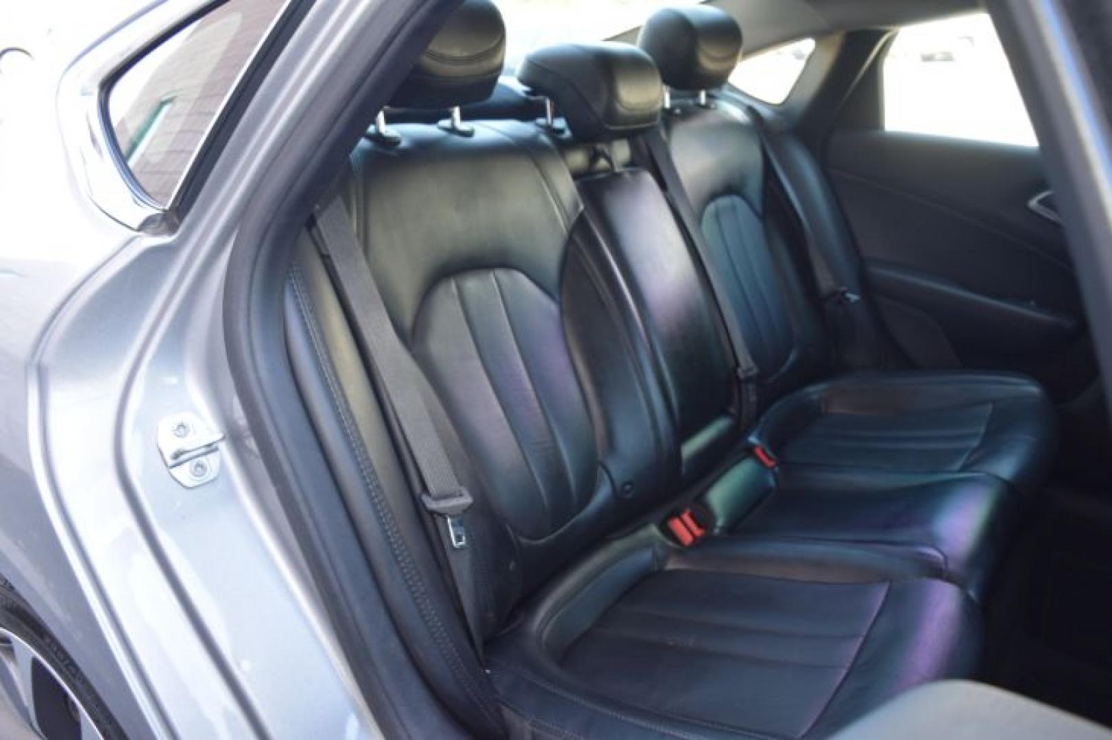 2016 Granite Crystal Metallic Clearcoat /Black Chrysler 200 C (1C3CCCCB4GN) with an 2.4L L4 DOHC 16V engine, 9-Speed Automatic transmission, located at 11056 N 23rd Dr #101, Phoenix, AZ, 85029, (623) 434-4252, 33.587704, -112.109962 - Photo#12