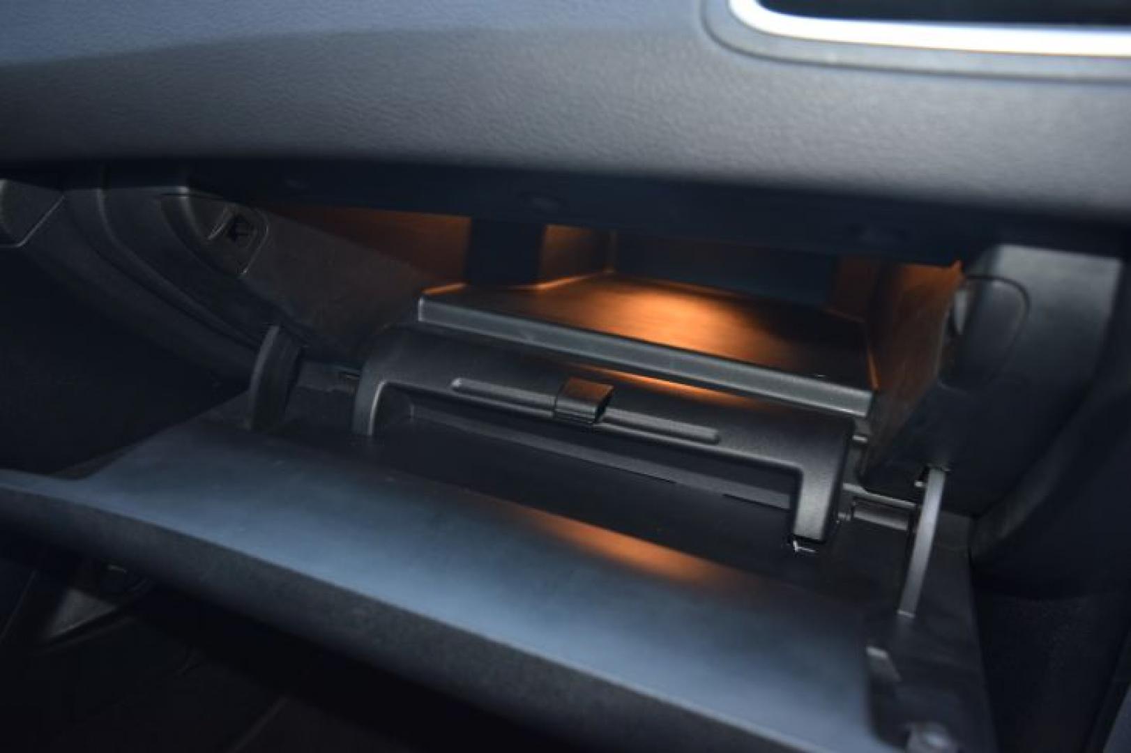 2016 Granite Crystal Metallic Clearcoat /Black Chrysler 200 C (1C3CCCCB4GN) with an 2.4L L4 DOHC 16V engine, 9-Speed Automatic transmission, located at 11056 N 23rd Dr #101, Phoenix, AZ, 85029, (623) 434-4252, 33.587704, -112.109962 - Photo#35