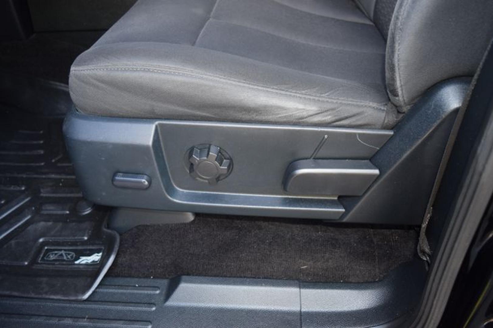 2016 Shadow Black /Ebony Ford Expedition XLT 2WD (1FMJU1HT9GE) with an 3.5L V6 DOHC 24V FFV engine, 6-Speed Automatic transmission, located at 11056 N 23rd Dr #101, Phoenix, AZ, 85029, (623) 434-4252, 33.587704, -112.109962 - Photo#22