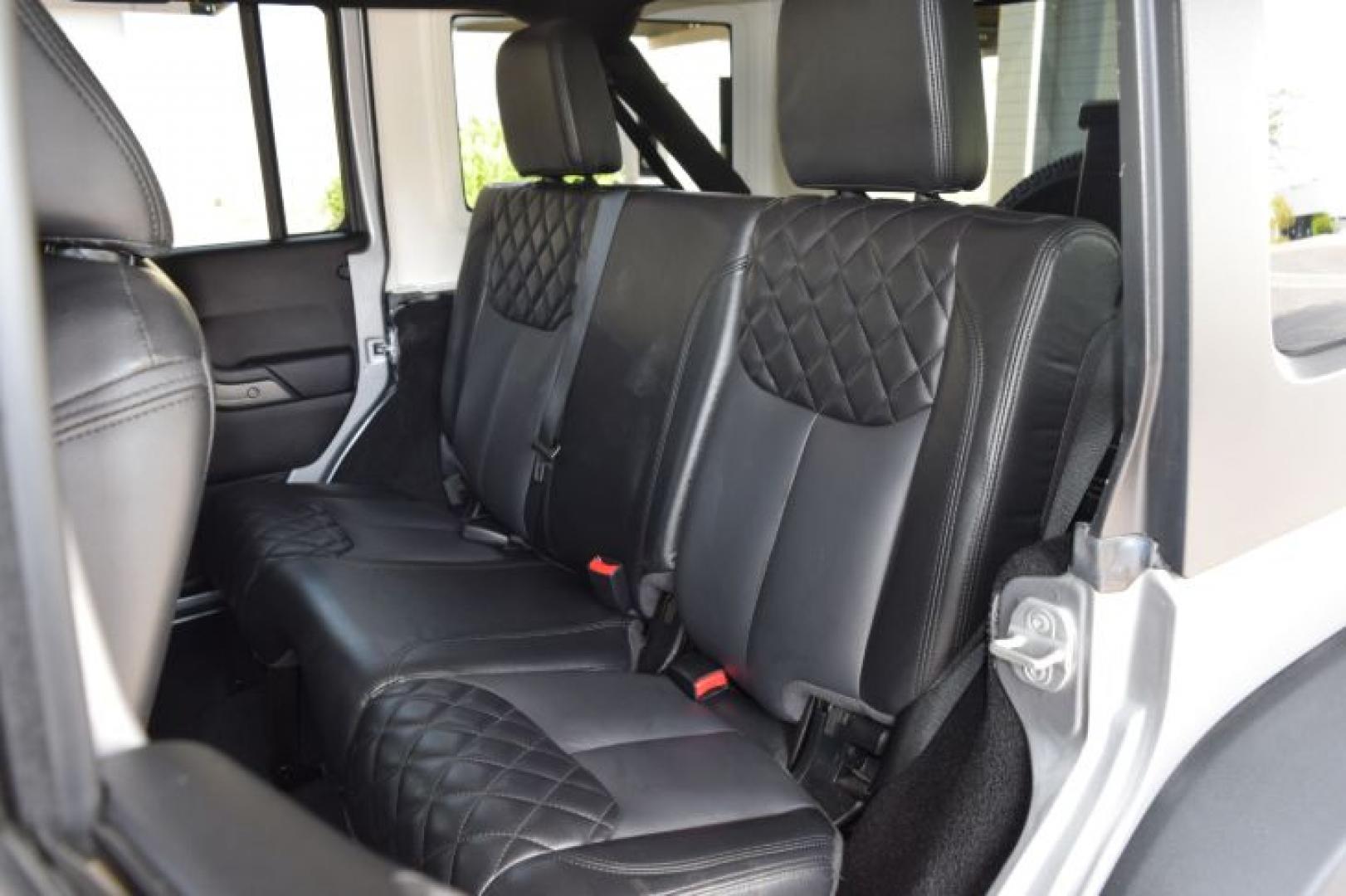 2013 Billet Silver Metallic /Black Jeep Wrangler Unlimited Sport 4WD (1C4BJWDG0DL) with an 3.6L V6 DOHC 24V FFV engine, Automatic transmission, located at 11056 N 23rd Dr #101, Phoenix, AZ, 85029, (623) 434-4252, 33.587704, -112.109962 - Photo#10