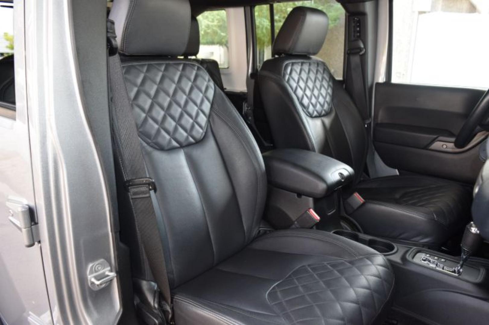 2013 Billet Silver Metallic /Black Jeep Wrangler Unlimited Sport 4WD (1C4BJWDG0DL) with an 3.6L V6 DOHC 24V FFV engine, Automatic transmission, located at 11056 N 23rd Dr #101, Phoenix, AZ, 85029, (623) 434-4252, 33.587704, -112.109962 - Photo#11