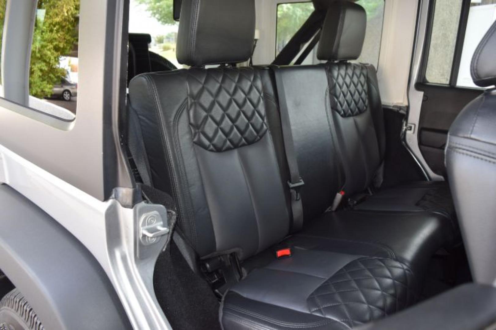 2013 Billet Silver Metallic /Black Jeep Wrangler Unlimited Sport 4WD (1C4BJWDG0DL) with an 3.6L V6 DOHC 24V FFV engine, Automatic transmission, located at 11056 N 23rd Dr #101, Phoenix, AZ, 85029, (623) 434-4252, 33.587704, -112.109962 - Photo#12