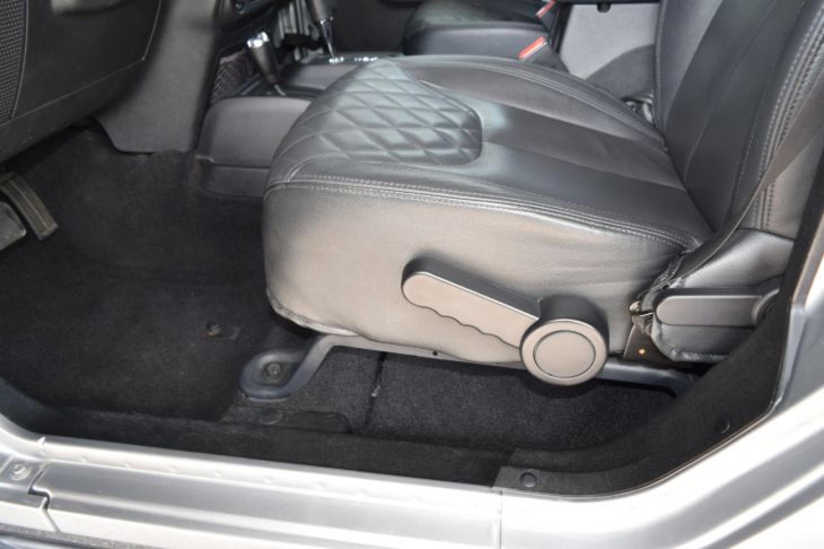 2013 Billet Silver Metallic /Black Jeep Wrangler Unlimited Sport 4WD (1C4BJWDG0DL) with an 3.6L V6 DOHC 24V FFV engine, Automatic transmission, located at 11056 N 23rd Dr #101, Phoenix, AZ, 85029, (623) 434-4252, 33.587704, -112.109962 - Photo#20