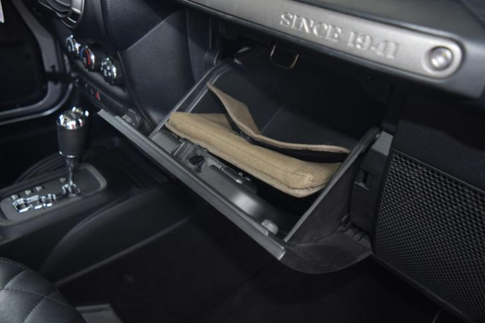 2013 Billet Silver Metallic /Black Jeep Wrangler Unlimited Sport 4WD (1C4BJWDG0DL) with an 3.6L V6 DOHC 24V FFV engine, Automatic transmission, located at 11056 N 23rd Dr #101, Phoenix, AZ, 85029, (623) 434-4252, 33.587704, -112.109962 - Photo#31