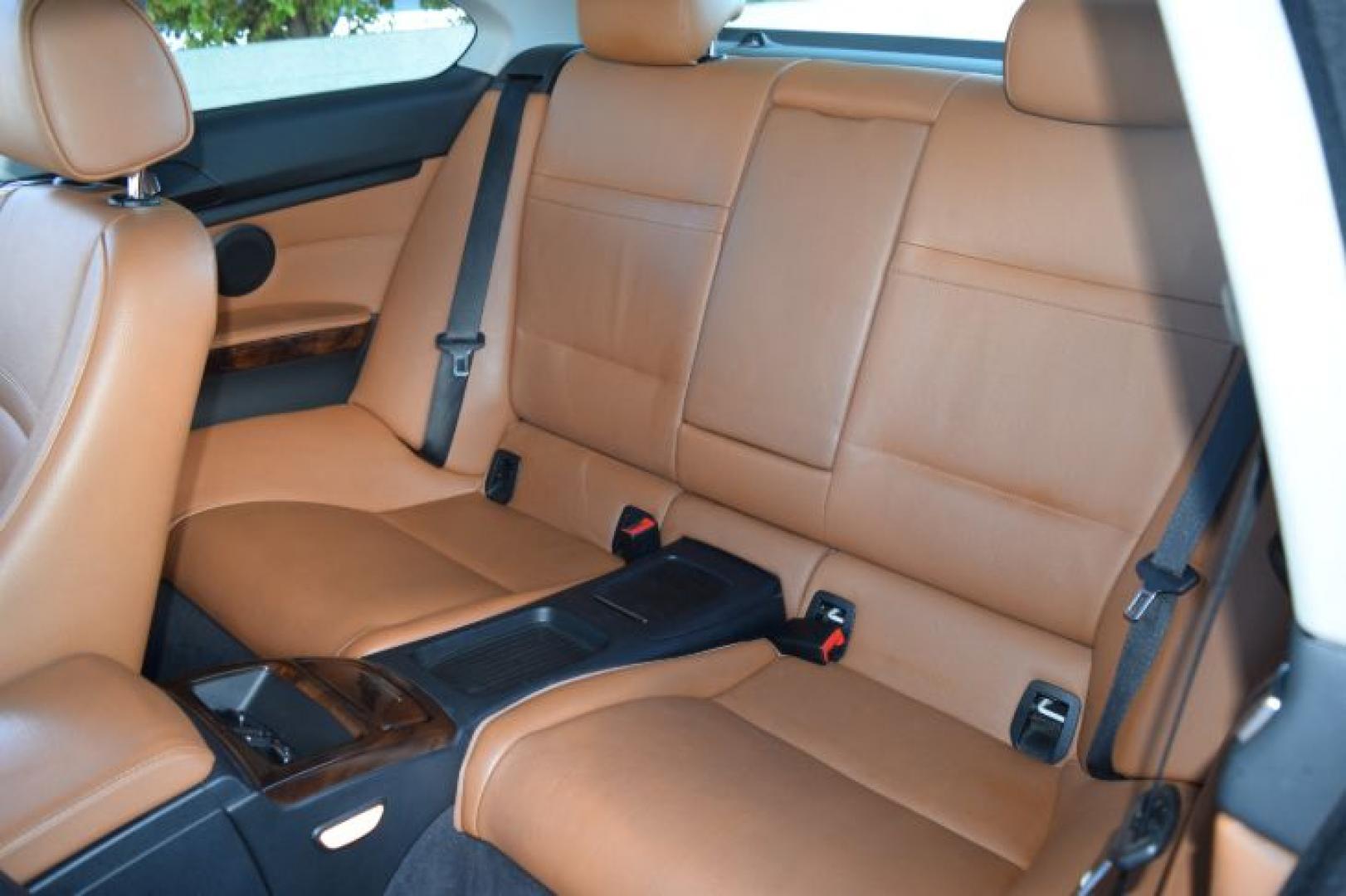 2011 Alpine White BMW 3-Series 328i Coupe - SULEV (WBAKE5C52BE) with an 3.0L L6 DOHC 24V engine, located at 11056 N 23rd Dr #101, Phoenix, AZ, 85029, (623) 434-4252, 33.587704, -112.109962 - Photo#11