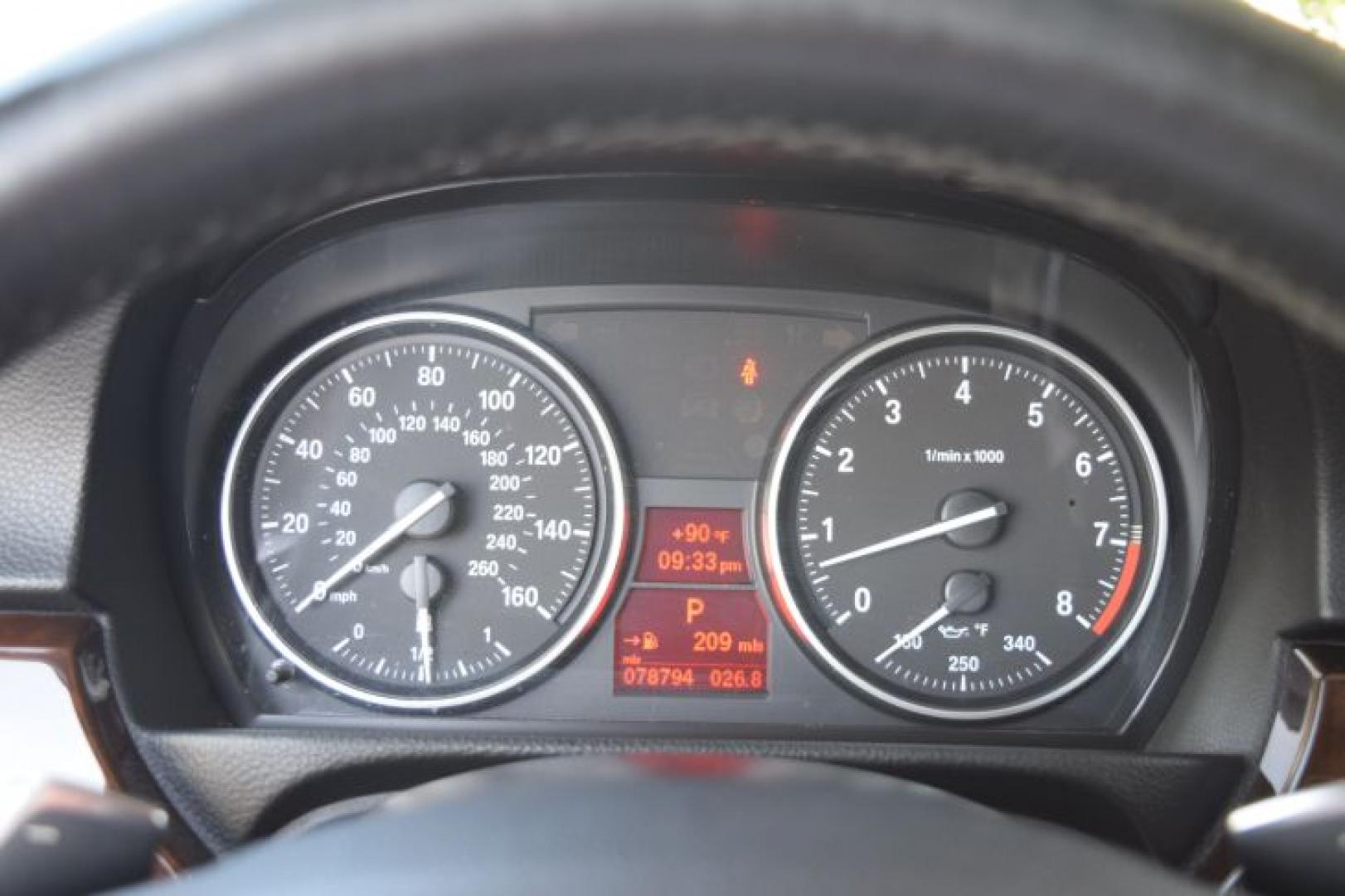 2011 Alpine White BMW 3-Series 328i Coupe - SULEV (WBAKE5C52BE) with an 3.0L L6 DOHC 24V engine, located at 11056 N 23rd Dr #101, Phoenix, AZ, 85029, (623) 434-4252, 33.587704, -112.109962 - Photo#15