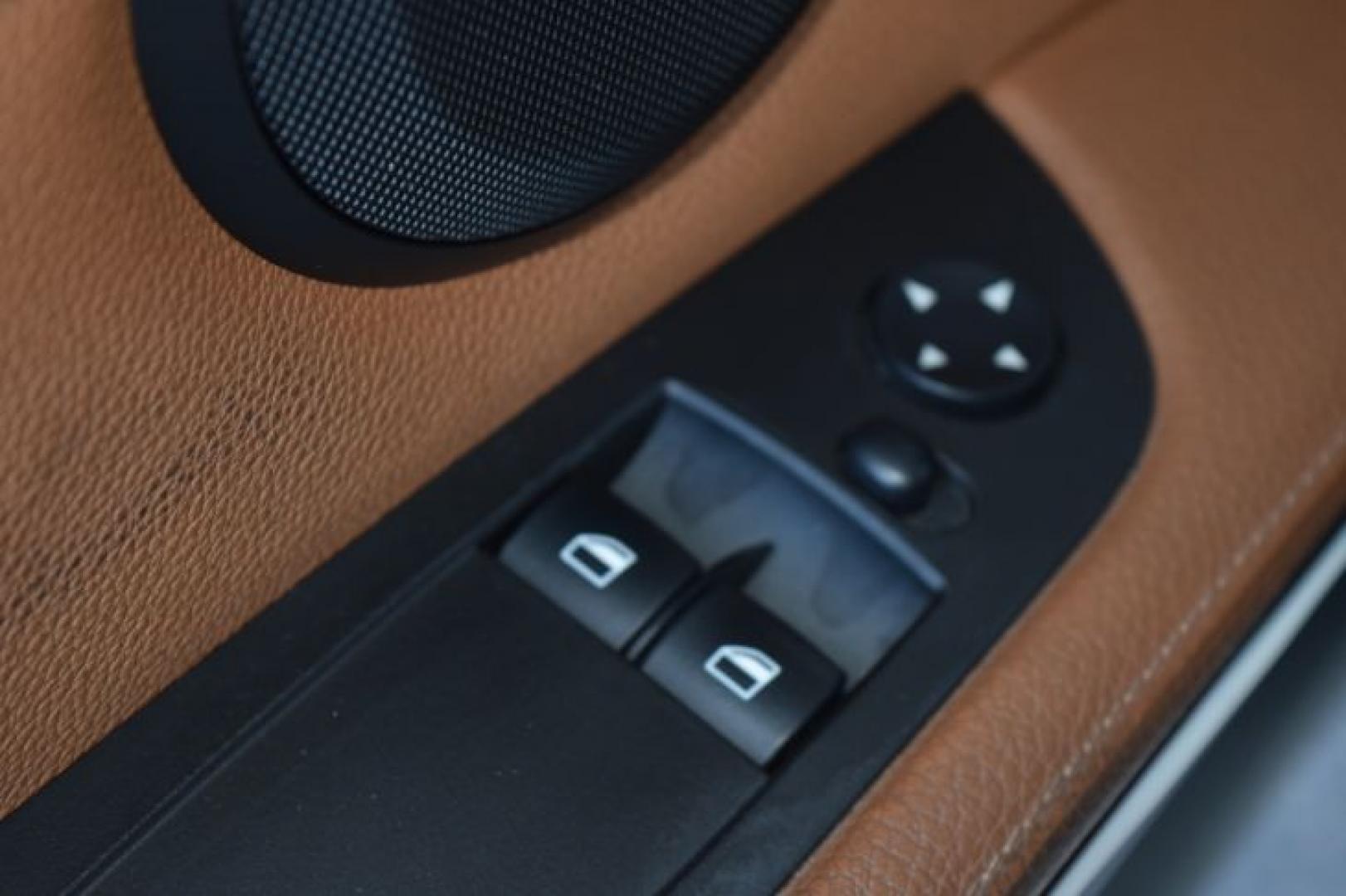 2011 Alpine White BMW 3-Series 328i Coupe - SULEV (WBAKE5C52BE) with an 3.0L L6 DOHC 24V engine, located at 11056 N 23rd Dr #101, Phoenix, AZ, 85029, (623) 434-4252, 33.587704, -112.109962 - Photo#16