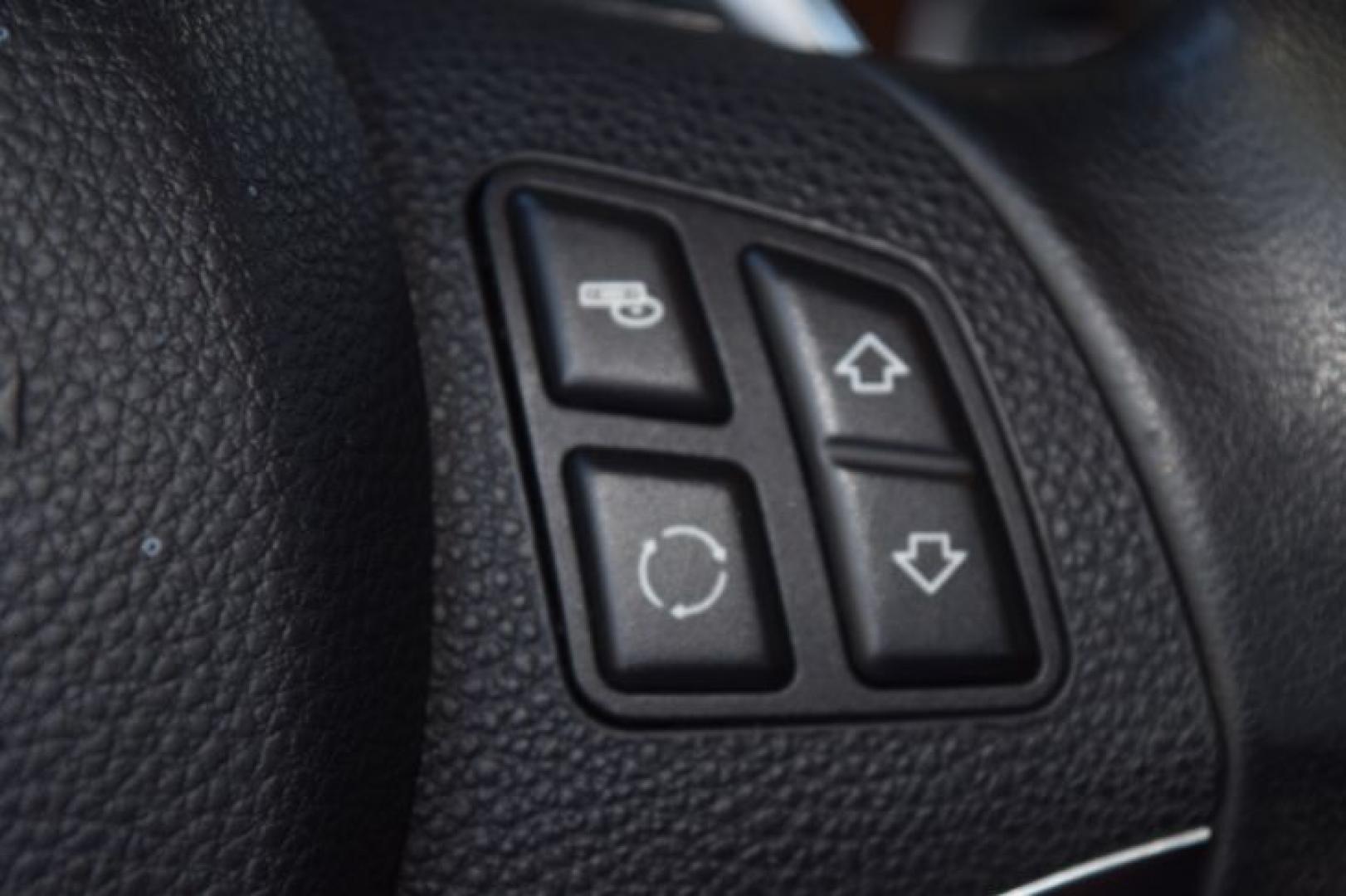 2011 Alpine White BMW 3-Series 328i Coupe - SULEV (WBAKE5C52BE) with an 3.0L L6 DOHC 24V engine, located at 11056 N 23rd Dr #101, Phoenix, AZ, 85029, (623) 434-4252, 33.587704, -112.109962 - Photo#25