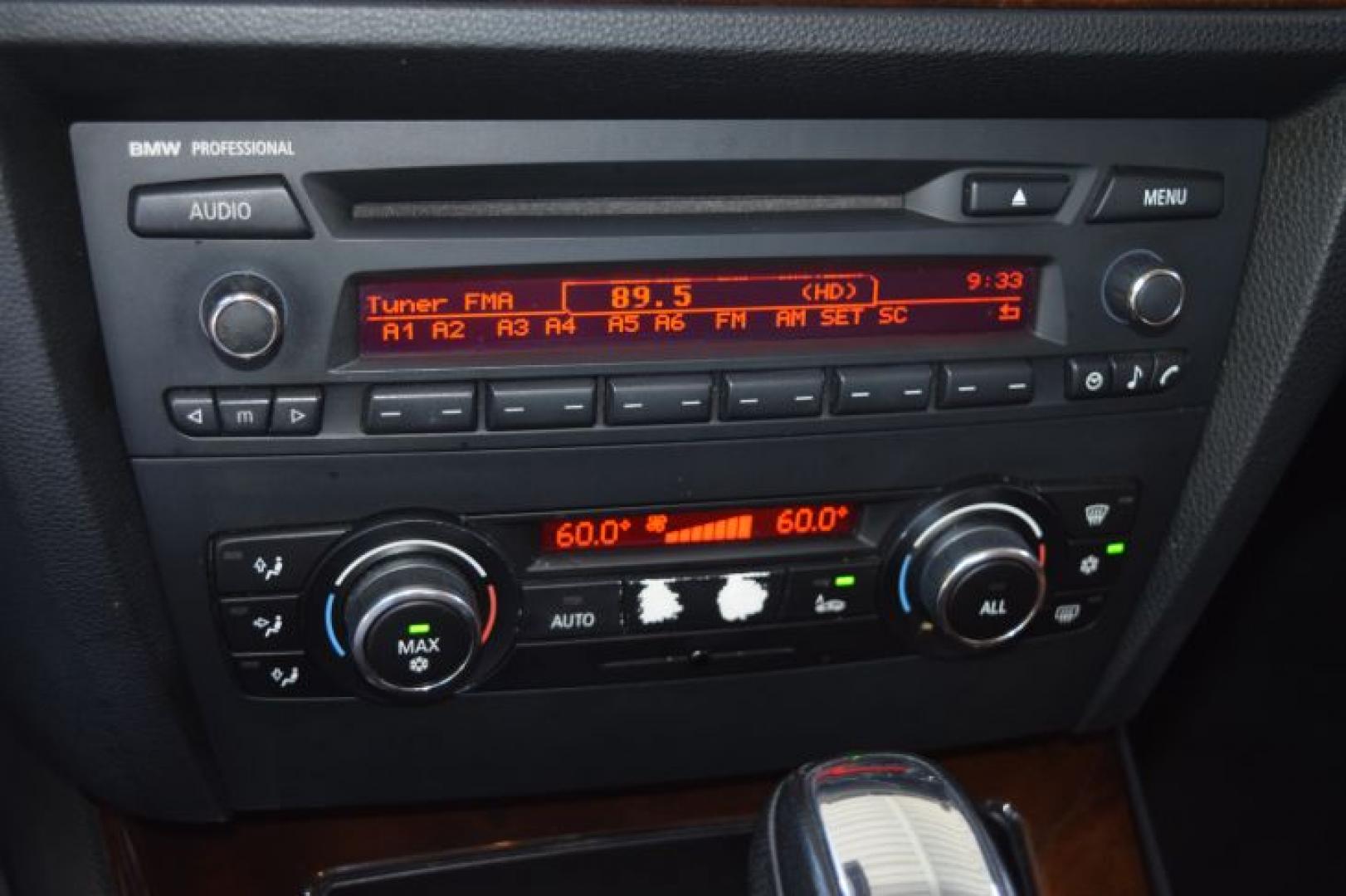 2011 Alpine White BMW 3-Series 328i Coupe - SULEV (WBAKE5C52BE) with an 3.0L L6 DOHC 24V engine, located at 11056 N 23rd Dr #101, Phoenix, AZ, 85029, (623) 434-4252, 33.587704, -112.109962 - Photo#26