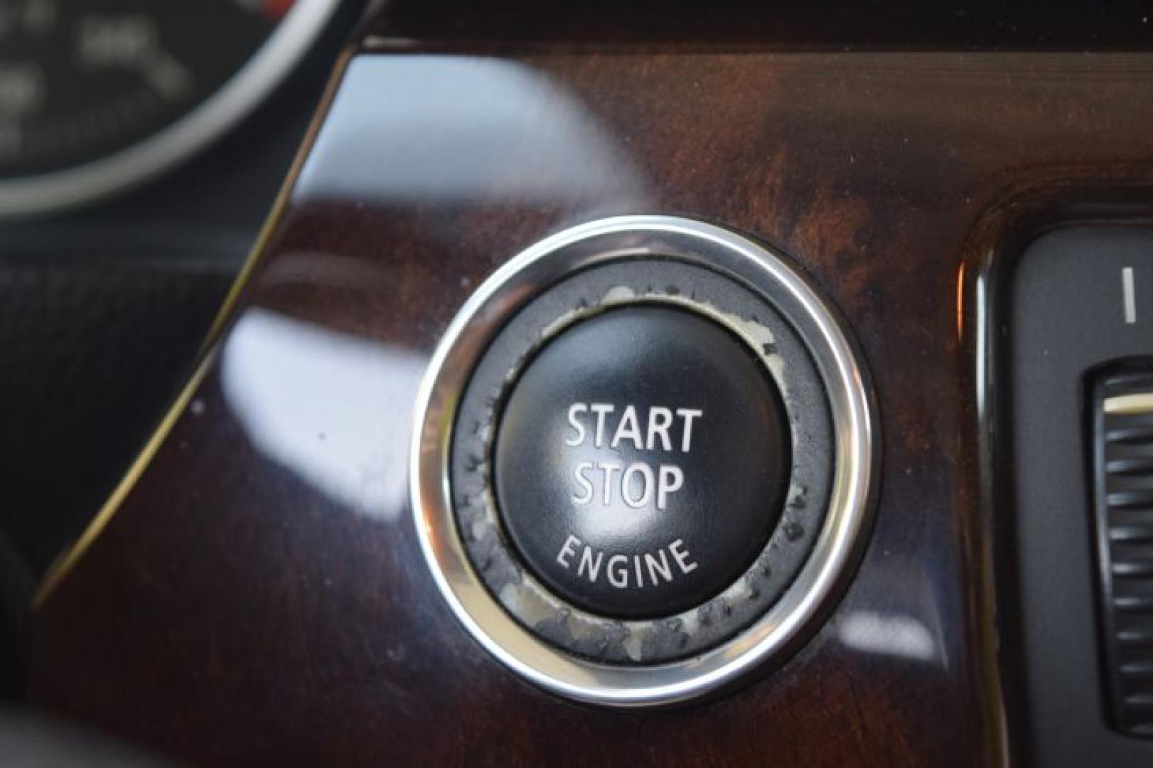 2011 Alpine White BMW 3-Series 328i Coupe - SULEV (WBAKE5C52BE) with an 3.0L L6 DOHC 24V engine, located at 11056 N 23rd Dr #101, Phoenix, AZ, 85029, (623) 434-4252, 33.587704, -112.109962 - Photo#30