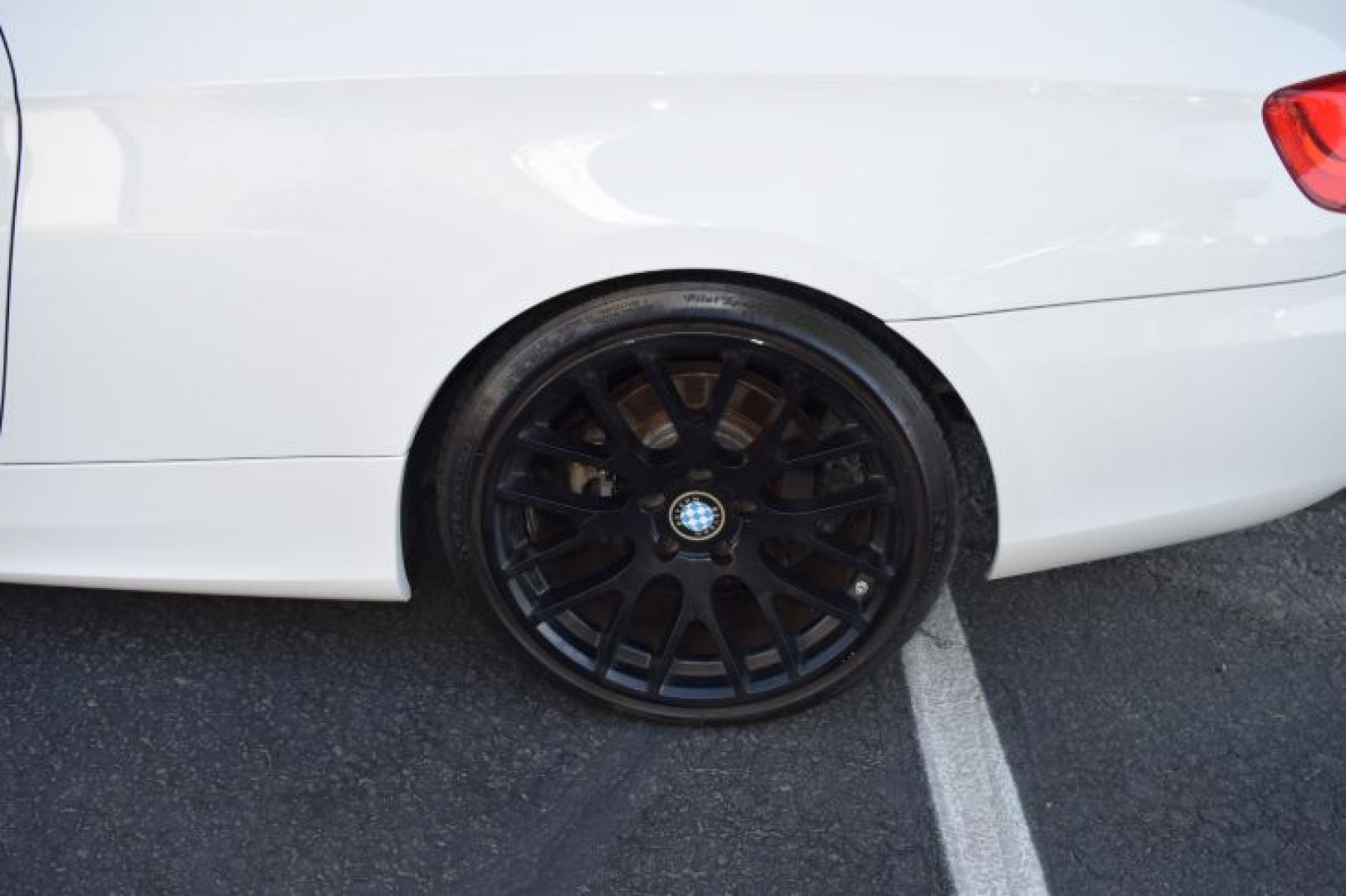 2011 Alpine White BMW 3-Series 328i Coupe - SULEV (WBAKE5C52BE) with an 3.0L L6 DOHC 24V engine, located at 11056 N 23rd Dr #101, Phoenix, AZ, 85029, (623) 434-4252, 33.587704, -112.109962 - Photo#32