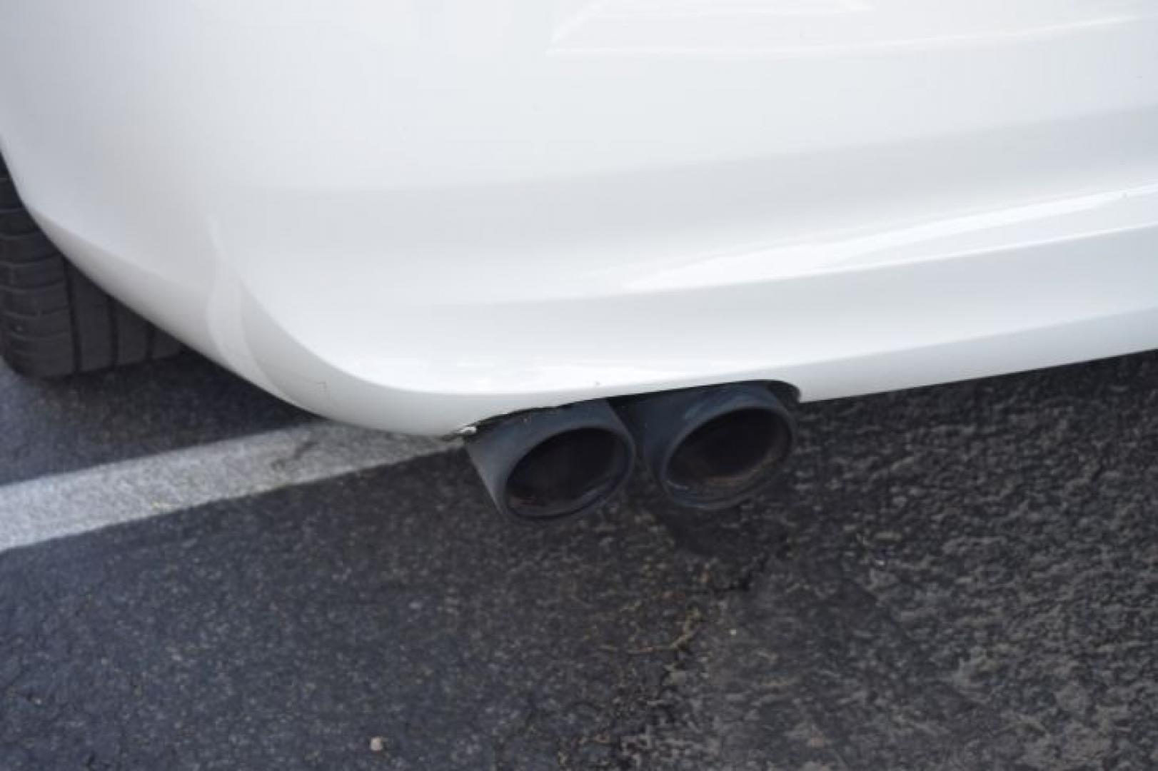 2011 Alpine White BMW 3-Series 328i Coupe - SULEV (WBAKE5C52BE) with an 3.0L L6 DOHC 24V engine, located at 11056 N 23rd Dr #101, Phoenix, AZ, 85029, (623) 434-4252, 33.587704, -112.109962 - Photo#33