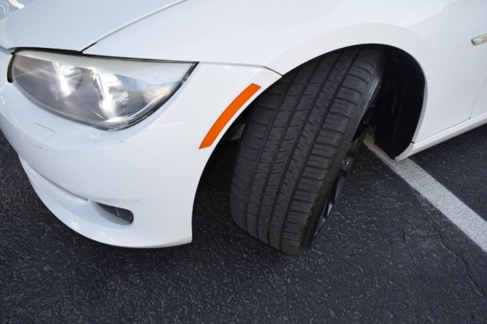 2011 Alpine White BMW 3-Series 328i Coupe - SULEV (WBAKE5C52BE) with an 3.0L L6 DOHC 24V engine, located at 11056 N 23rd Dr #101, Phoenix, AZ, 85029, (623) 434-4252, 33.587704, -112.109962 - Photo#34