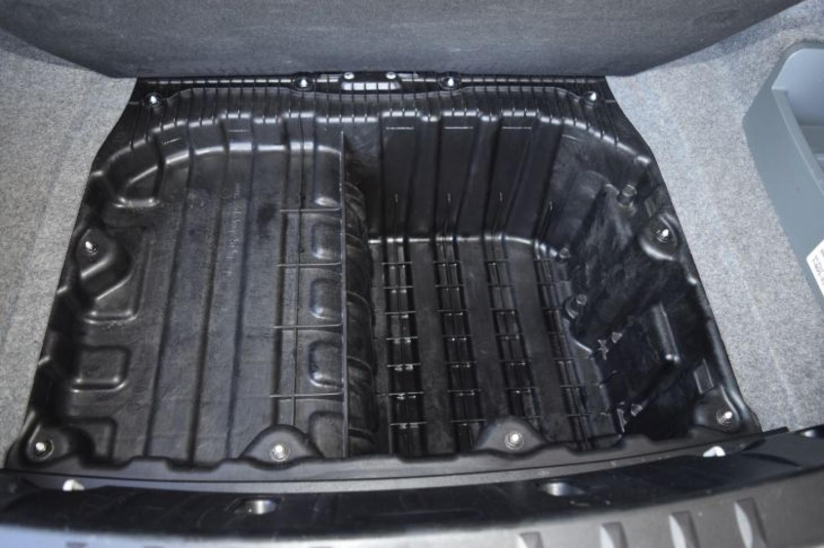 2011 Alpine White BMW 3-Series 328i Coupe - SULEV (WBAKE5C52BE) with an 3.0L L6 DOHC 24V engine, located at 11056 N 23rd Dr #101, Phoenix, AZ, 85029, (623) 434-4252, 33.587704, -112.109962 - Photo#37