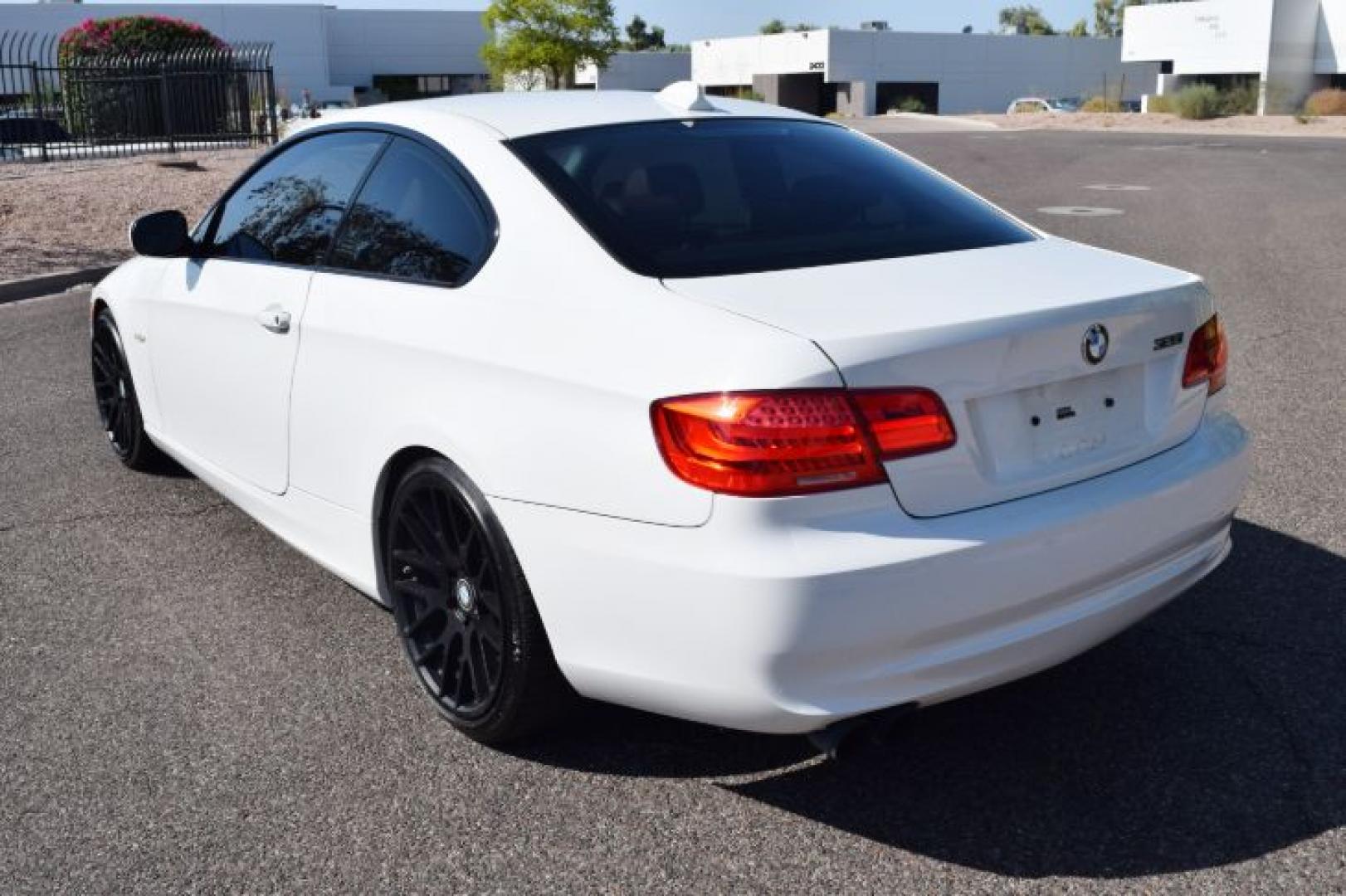 2011 Alpine White BMW 3-Series 328i Coupe - SULEV (WBAKE5C52BE) with an 3.0L L6 DOHC 24V engine, located at 11056 N 23rd Dr #101, Phoenix, AZ, 85029, (623) 434-4252, 33.587704, -112.109962 - Photo#6