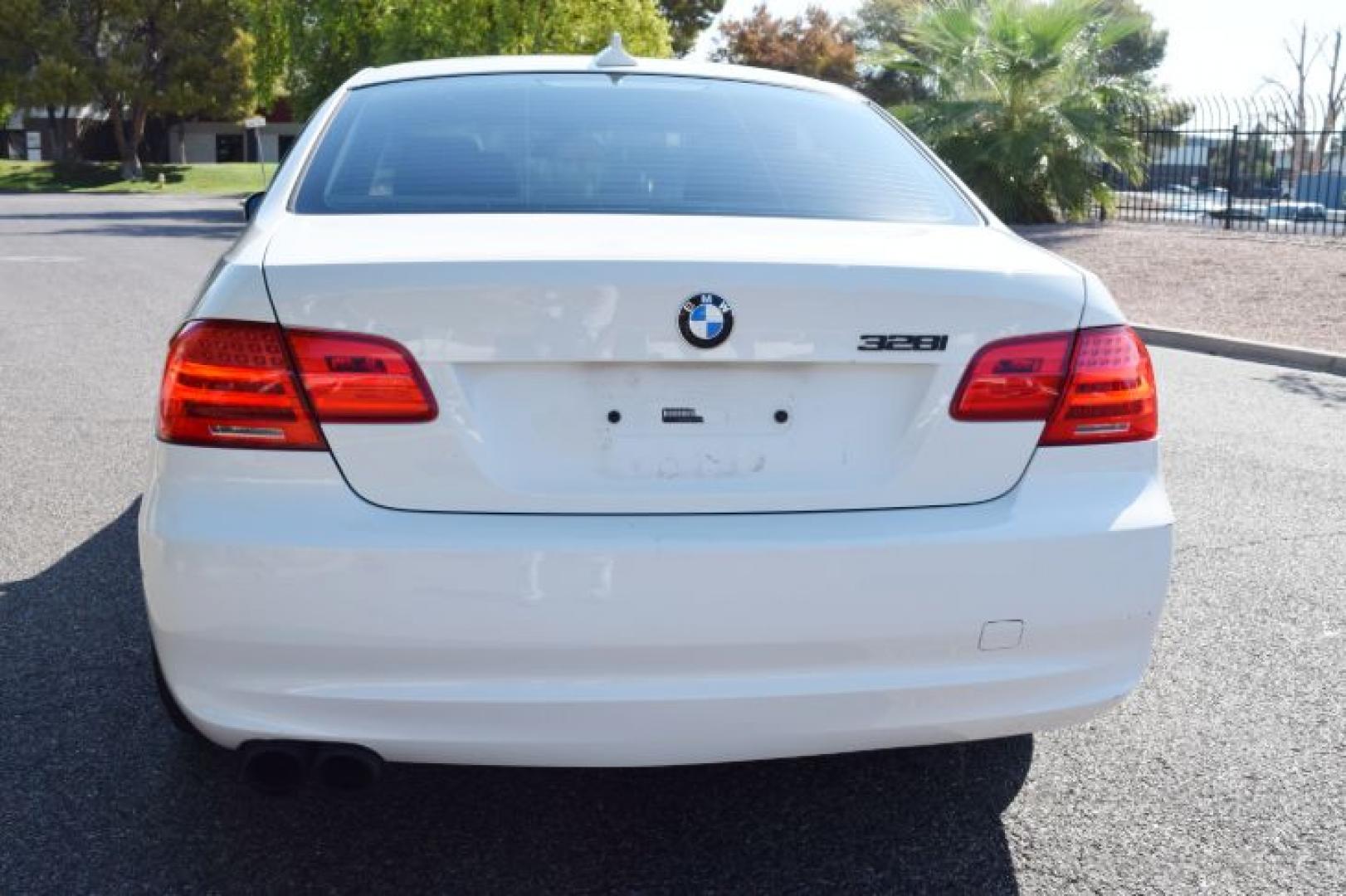 2011 Alpine White BMW 3-Series 328i Coupe - SULEV (WBAKE5C52BE) with an 3.0L L6 DOHC 24V engine, located at 11056 N 23rd Dr #101, Phoenix, AZ, 85029, (623) 434-4252, 33.587704, -112.109962 - Photo#7