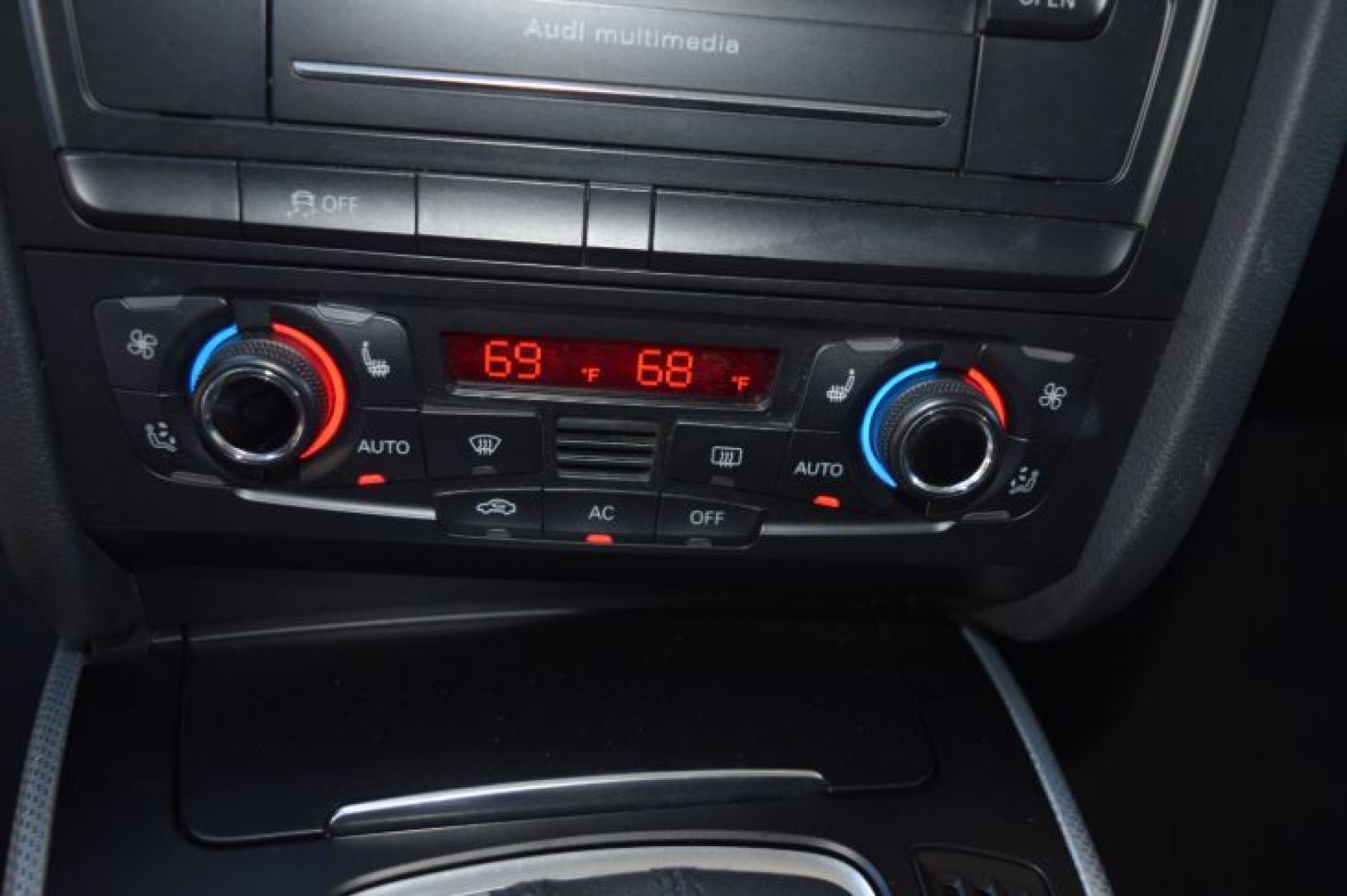 2011 Quartz Gray Metallic /Black Audi A4 2.0 T Sedan FrontTrak Multitronic (WAUEFAFL6BN) with an 2.0L L4 DOHC 16V TURBO engine, Continuously Variable Transmisson transmission, located at 11056 N 23rd Dr #101, Phoenix, AZ, 85029, (623) 434-4252, 33.587704, -112.109962 - Photo#19