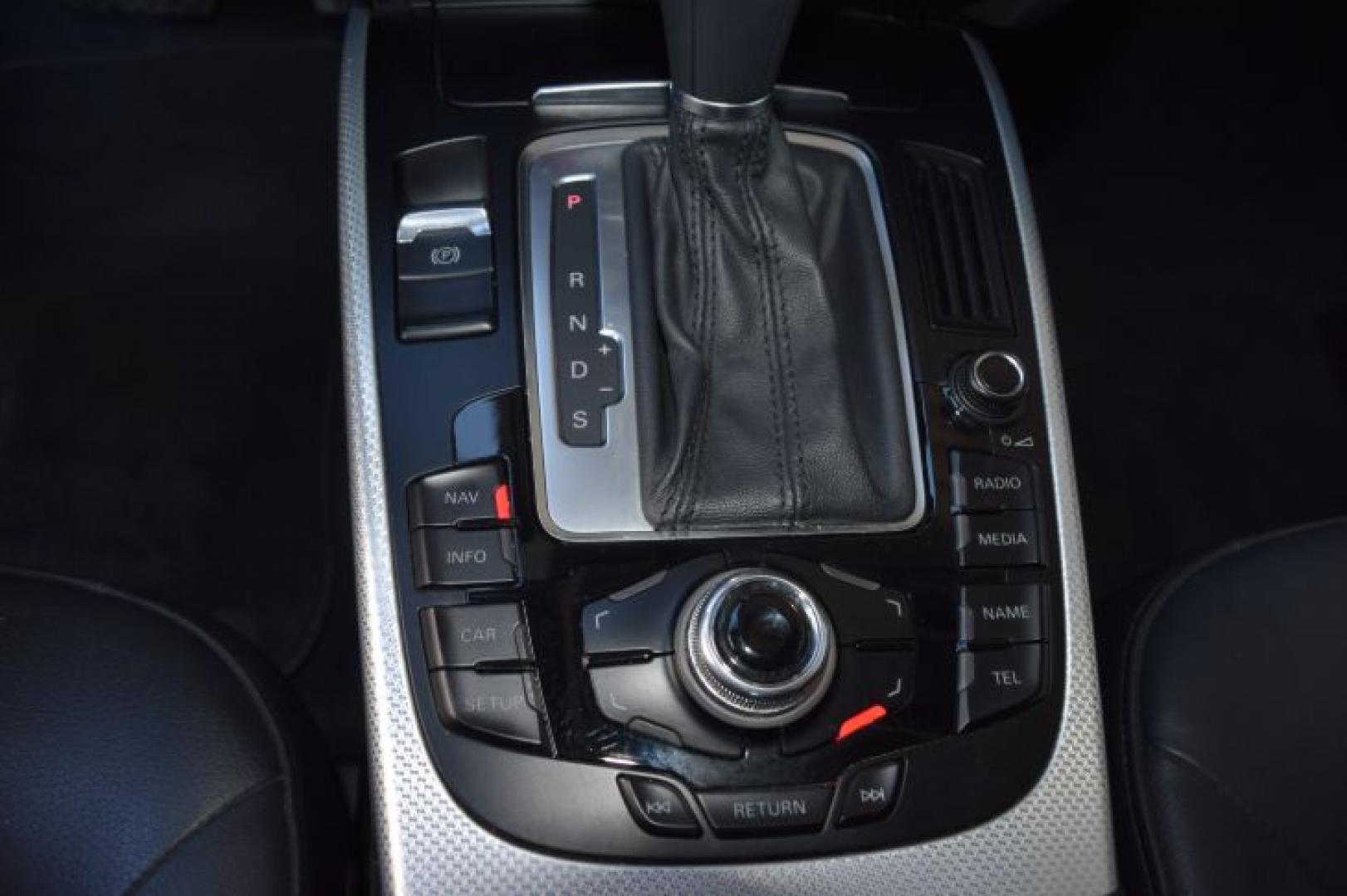 2011 Quartz Gray Metallic /Black Audi A4 2.0 T Sedan FrontTrak Multitronic (WAUEFAFL6BN) with an 2.0L L4 DOHC 16V TURBO engine, Continuously Variable Transmisson transmission, located at 11056 N 23rd Dr #101, Phoenix, AZ, 85029, (623) 434-4252, 33.587704, -112.109962 - Photo#21