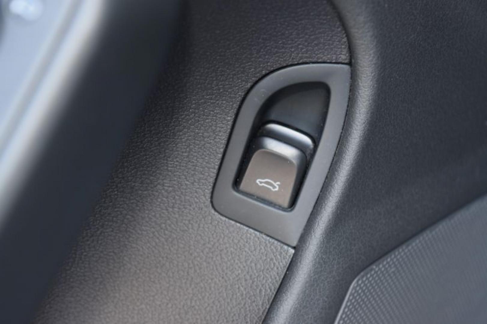 2011 Quartz Gray Metallic /Black Audi A4 2.0 T Sedan FrontTrak Multitronic (WAUEFAFL6BN) with an 2.0L L4 DOHC 16V TURBO engine, Continuously Variable Transmisson transmission, located at 11056 N 23rd Dr #101, Phoenix, AZ, 85029, (623) 434-4252, 33.587704, -112.109962 - Photo#23