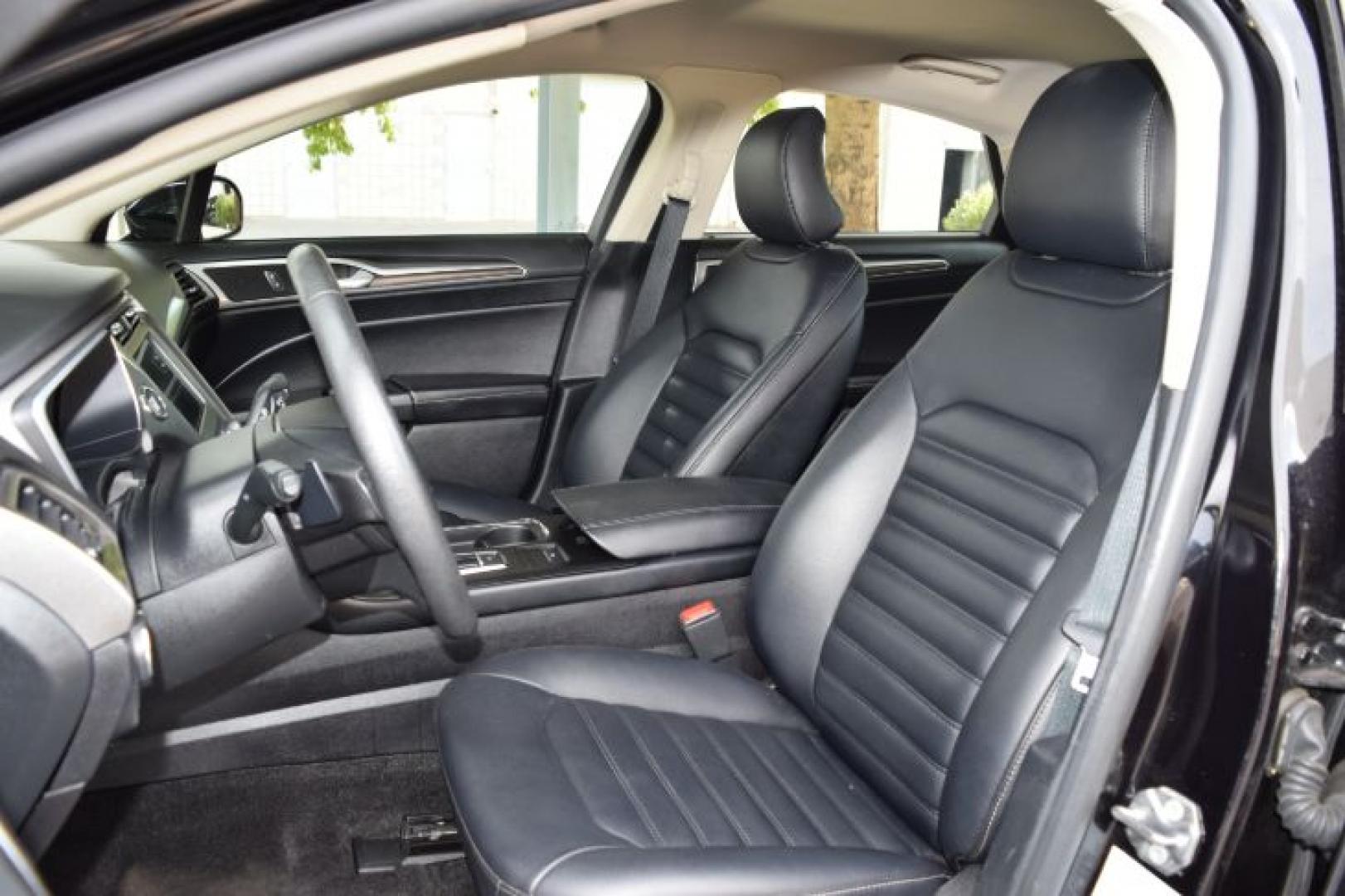 2019 Agate Black /Ebony Ford Fusion SEL (3FA6P0CD3KR) with an 1.5L L4 DOHC 16V engine, 6A transmission, located at 11056 N 23rd Dr #101, Phoenix, AZ, 85029, (623) 434-4252, 33.587704, -112.109962 - Photo#9