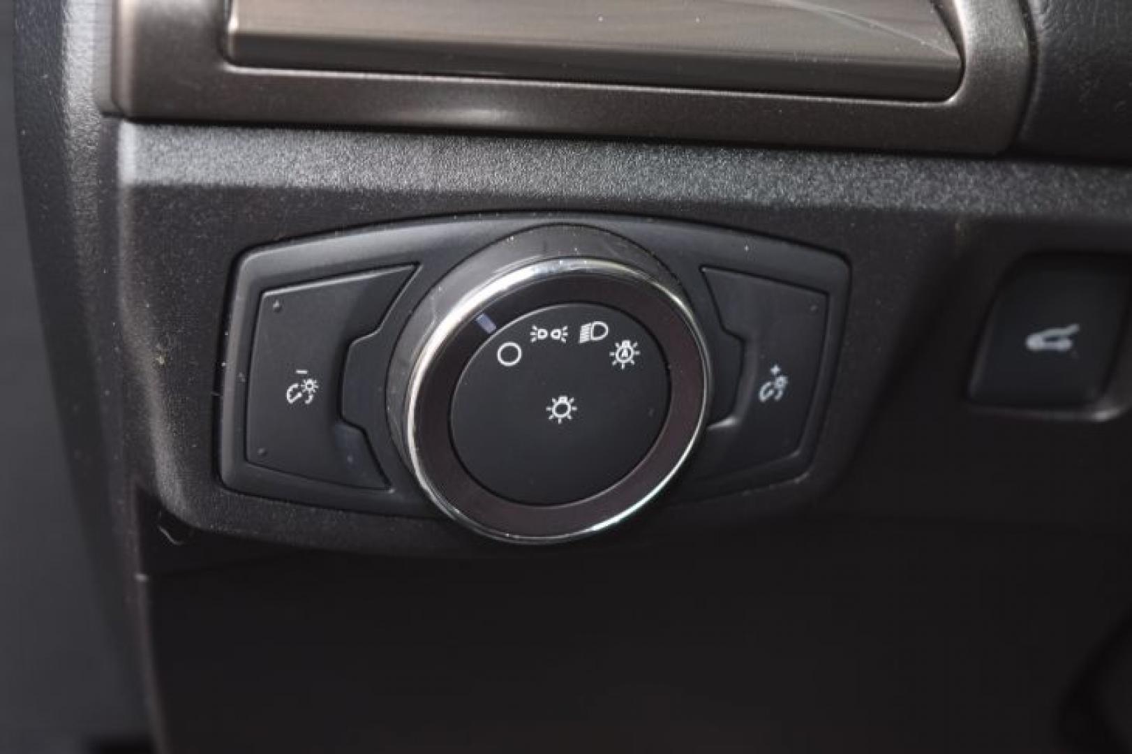 2019 Agate Black /Ebony Ford Fusion SEL (3FA6P0CD3KR) with an 1.5L L4 DOHC 16V engine, 6A transmission, located at 11056 N 23rd Dr #101, Phoenix, AZ, 85029, (623) 434-4252, 33.587704, -112.109962 - Photo#20