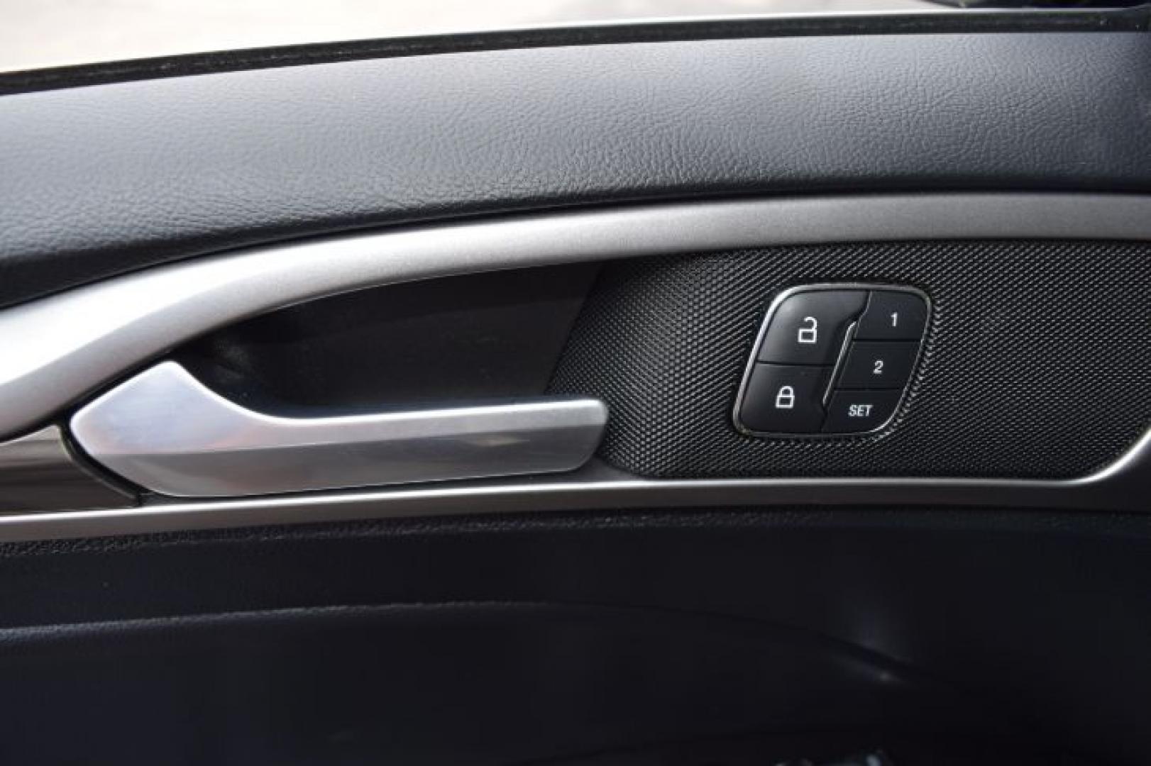 2019 Agate Black /Ebony Ford Fusion SEL (3FA6P0CD3KR) with an 1.5L L4 DOHC 16V engine, 6A transmission, located at 11056 N 23rd Dr #101, Phoenix, AZ, 85029, (623) 434-4252, 33.587704, -112.109962 - Photo#21