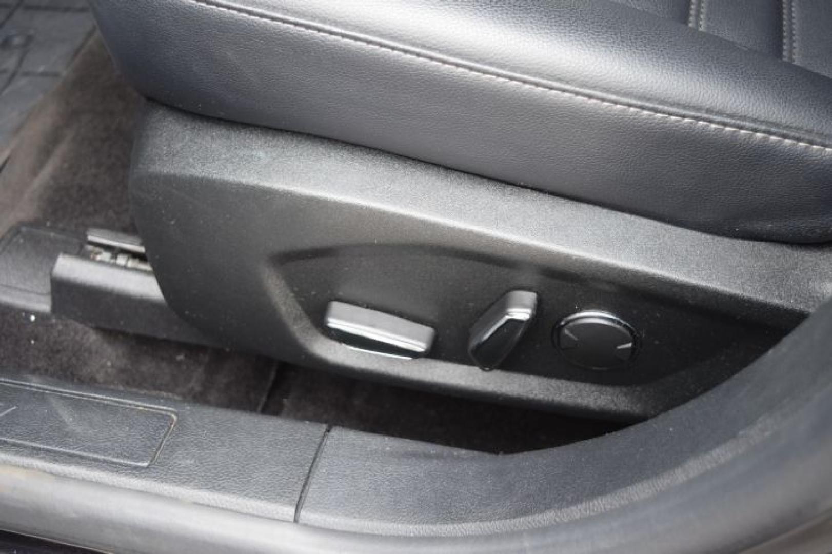 2019 Agate Black /Ebony Ford Fusion SEL (3FA6P0CD3KR) with an 1.5L L4 DOHC 16V engine, 6A transmission, located at 11056 N 23rd Dr #101, Phoenix, AZ, 85029, (623) 434-4252, 33.587704, -112.109962 - Photo#23