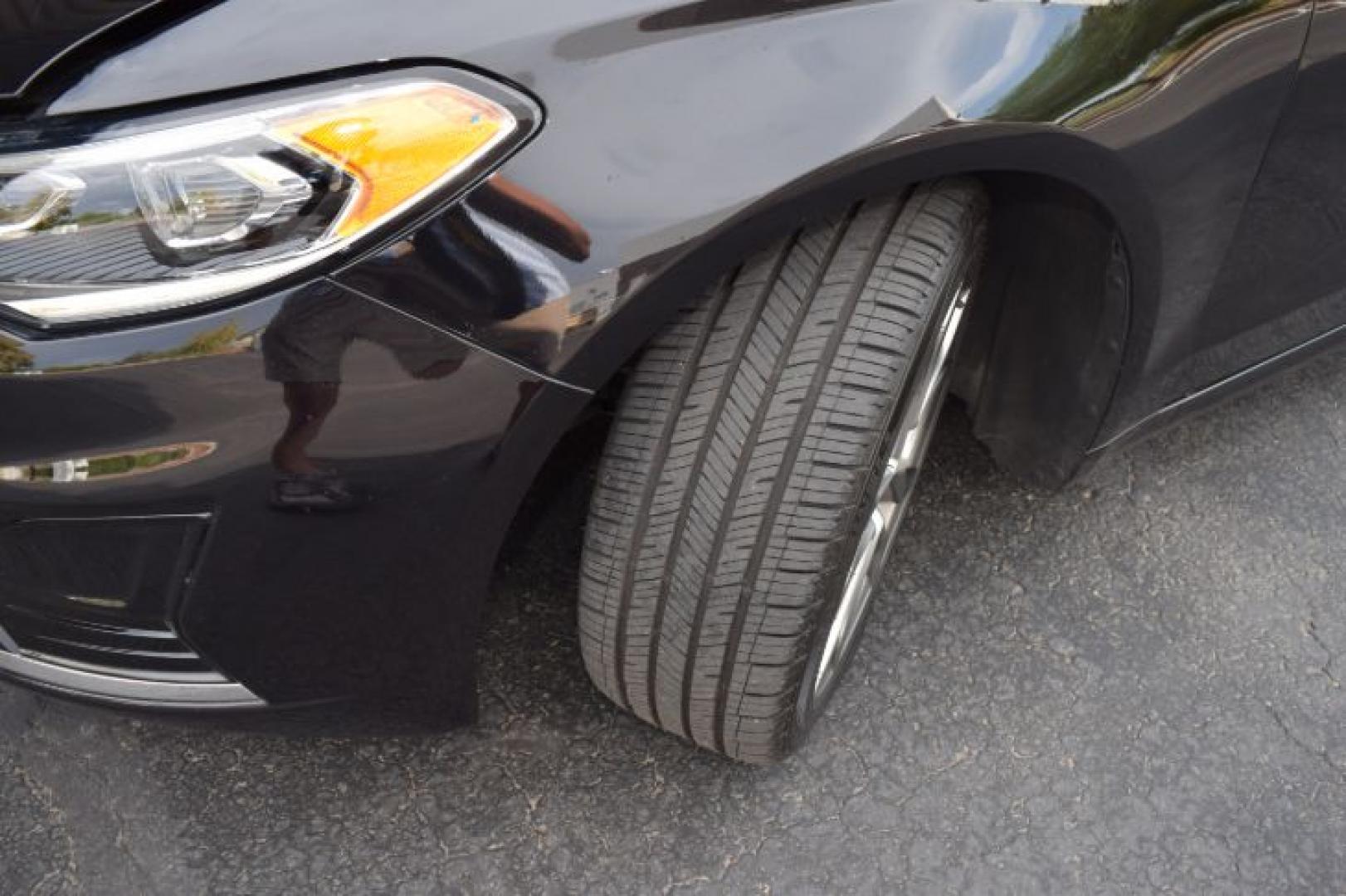 2019 Agate Black /Ebony Ford Fusion SEL (3FA6P0CD3KR) with an 1.5L L4 DOHC 16V engine, 6A transmission, located at 11056 N 23rd Dr #101, Phoenix, AZ, 85029, (623) 434-4252, 33.587704, -112.109962 - Photo#31