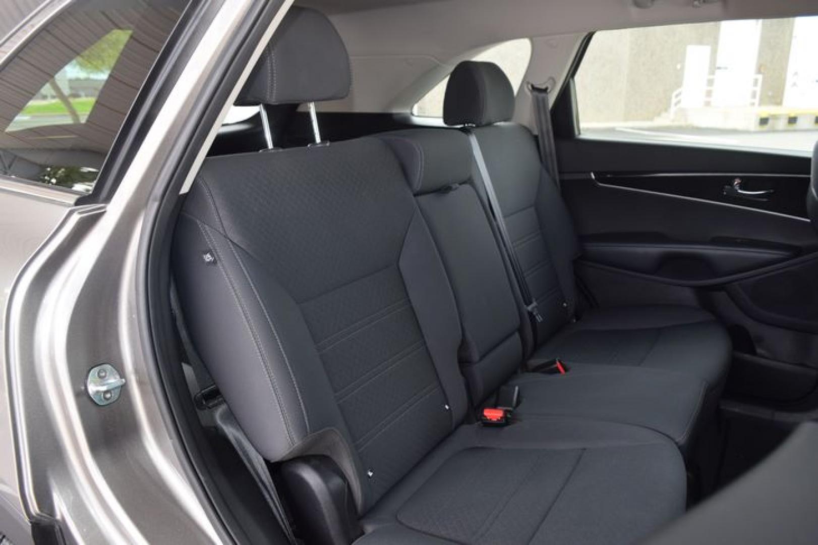 2017 Titanium Silver /Satin Black Kia Sorento L 2WD (5XYPG4A32HG) with an 2.4L L4 DOHC 16V engine, 6-Speed Automatic transmission, located at 11056 N 23rd Dr #101, Phoenix, AZ, 85029, (623) 434-4252, 33.587704, -112.109962 - Photo#12