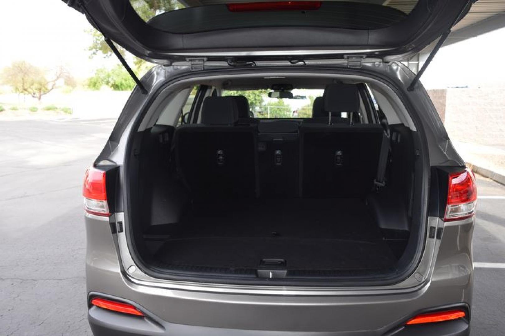 2017 Titanium Silver /Satin Black Kia Sorento L 2WD (5XYPG4A32HG) with an 2.4L L4 DOHC 16V engine, 6-Speed Automatic transmission, located at 11056 N 23rd Dr #101, Phoenix, AZ, 85029, (623) 434-4252, 33.587704, -112.109962 - Photo#29