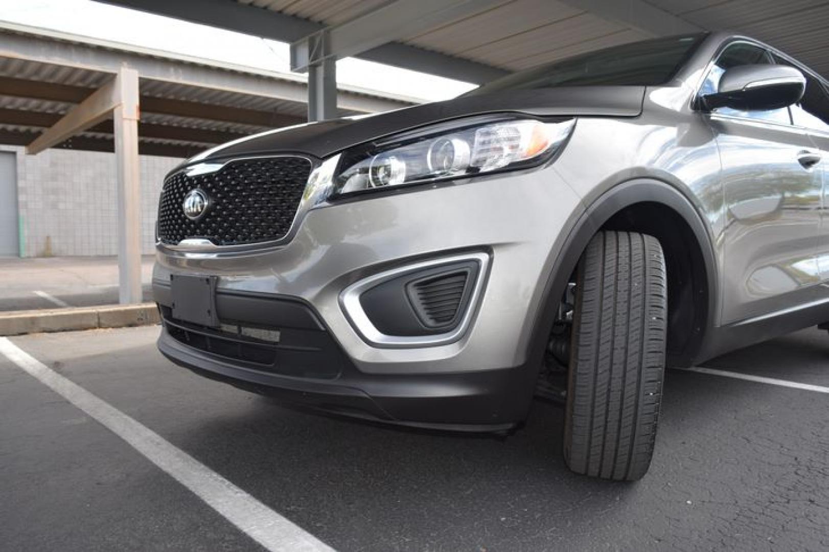2017 Titanium Silver /Satin Black Kia Sorento L 2WD (5XYPG4A32HG) with an 2.4L L4 DOHC 16V engine, 6-Speed Automatic transmission, located at 11056 N 23rd Dr #101, Phoenix, AZ, 85029, (623) 434-4252, 33.587704, -112.109962 - Photo#30