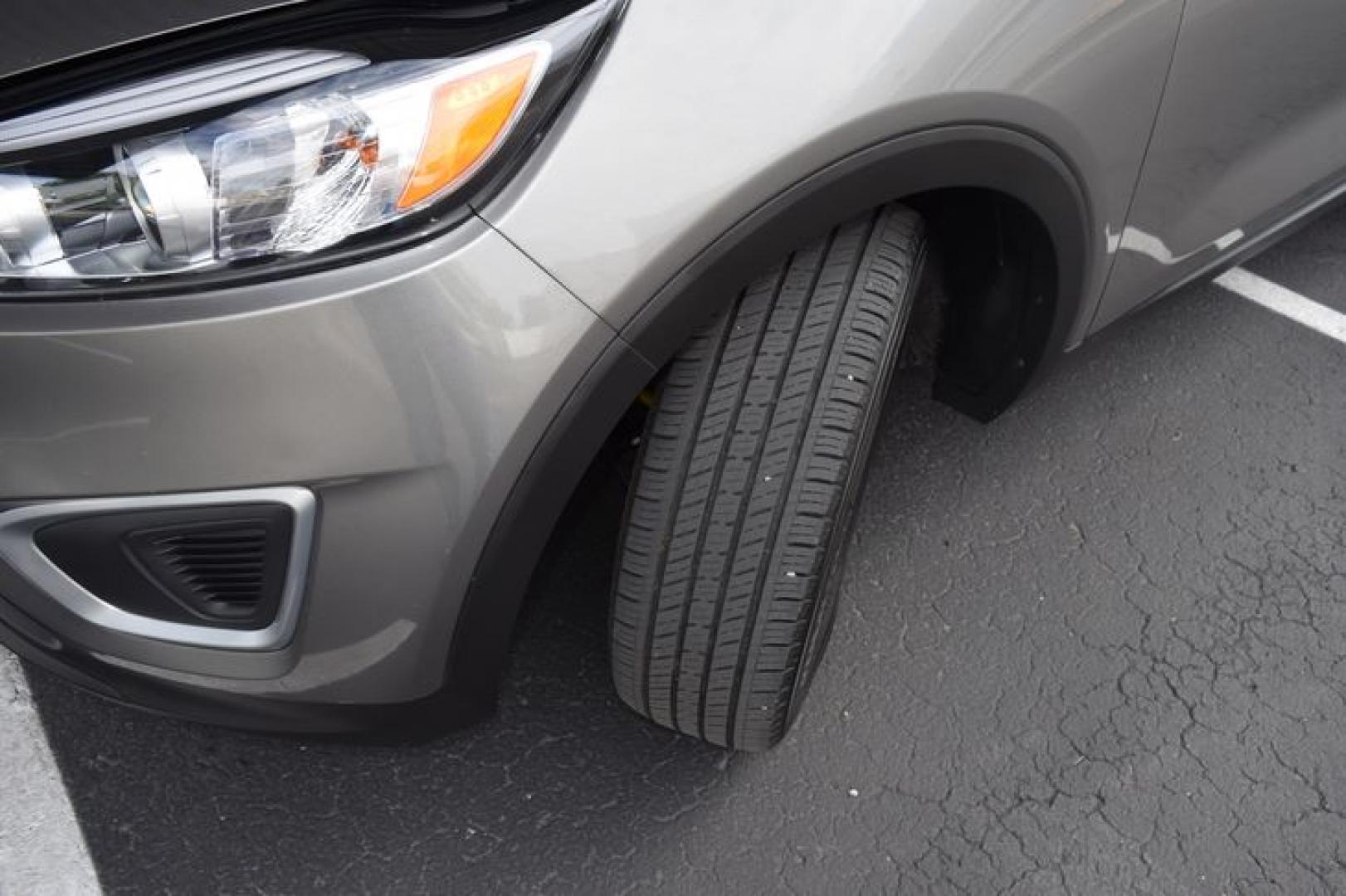 2017 Titanium Silver /Satin Black Kia Sorento L 2WD (5XYPG4A32HG) with an 2.4L L4 DOHC 16V engine, 6-Speed Automatic transmission, located at 11056 N 23rd Dr #101, Phoenix, AZ, 85029, (623) 434-4252, 33.587704, -112.109962 - Photo#32