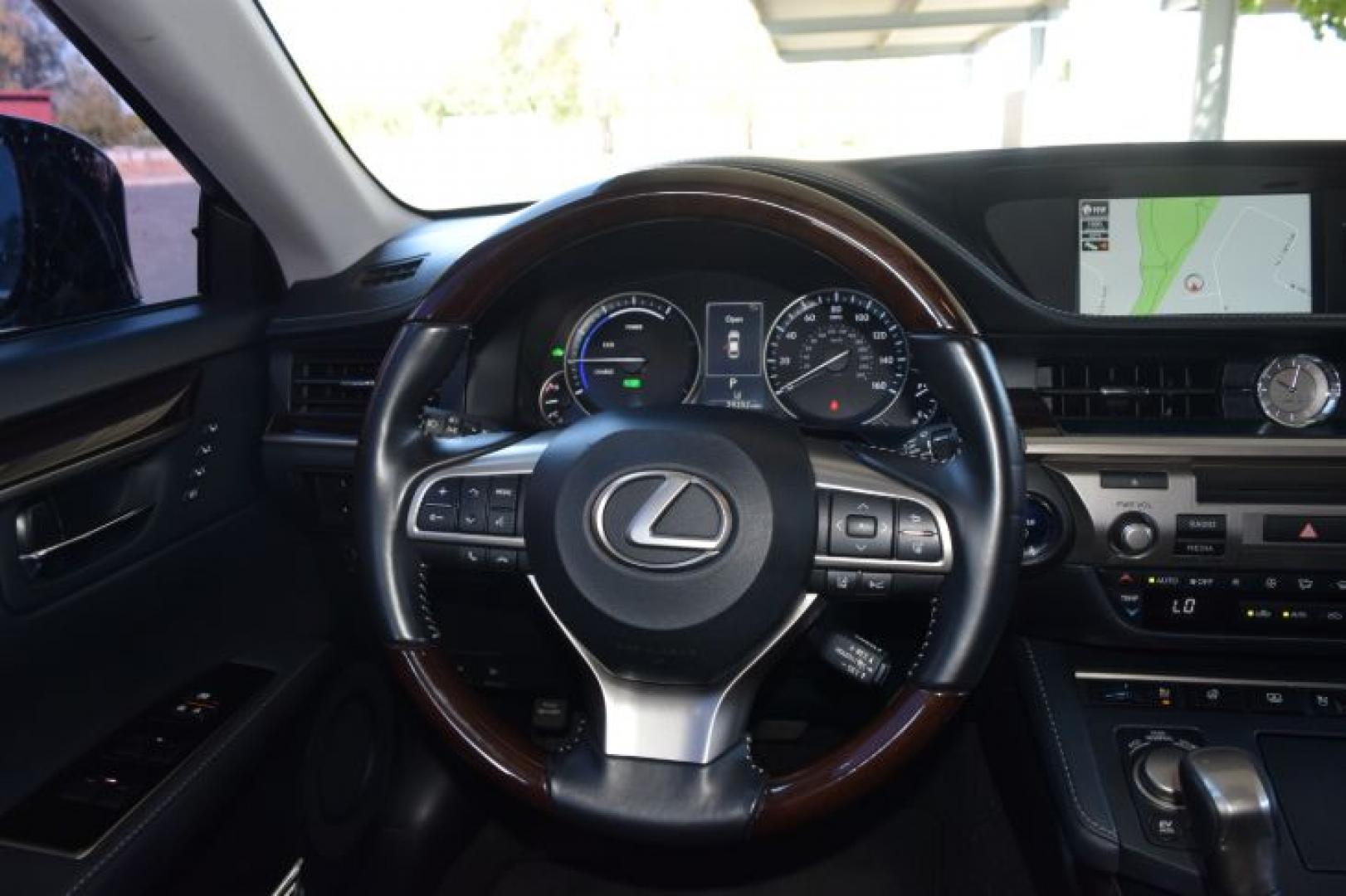 2018 Obsidian /Black w/Linear Wood Lexus ES 300h Sedan (JTHBW1GG1J2) with an 2.5L L4 DOHC 16V HYBRID engine, CVT transmission, located at 11056 N 23rd Dr #101, Phoenix, AZ, 85029, (623) 434-4252, 33.587704, -112.109962 - Photo#15