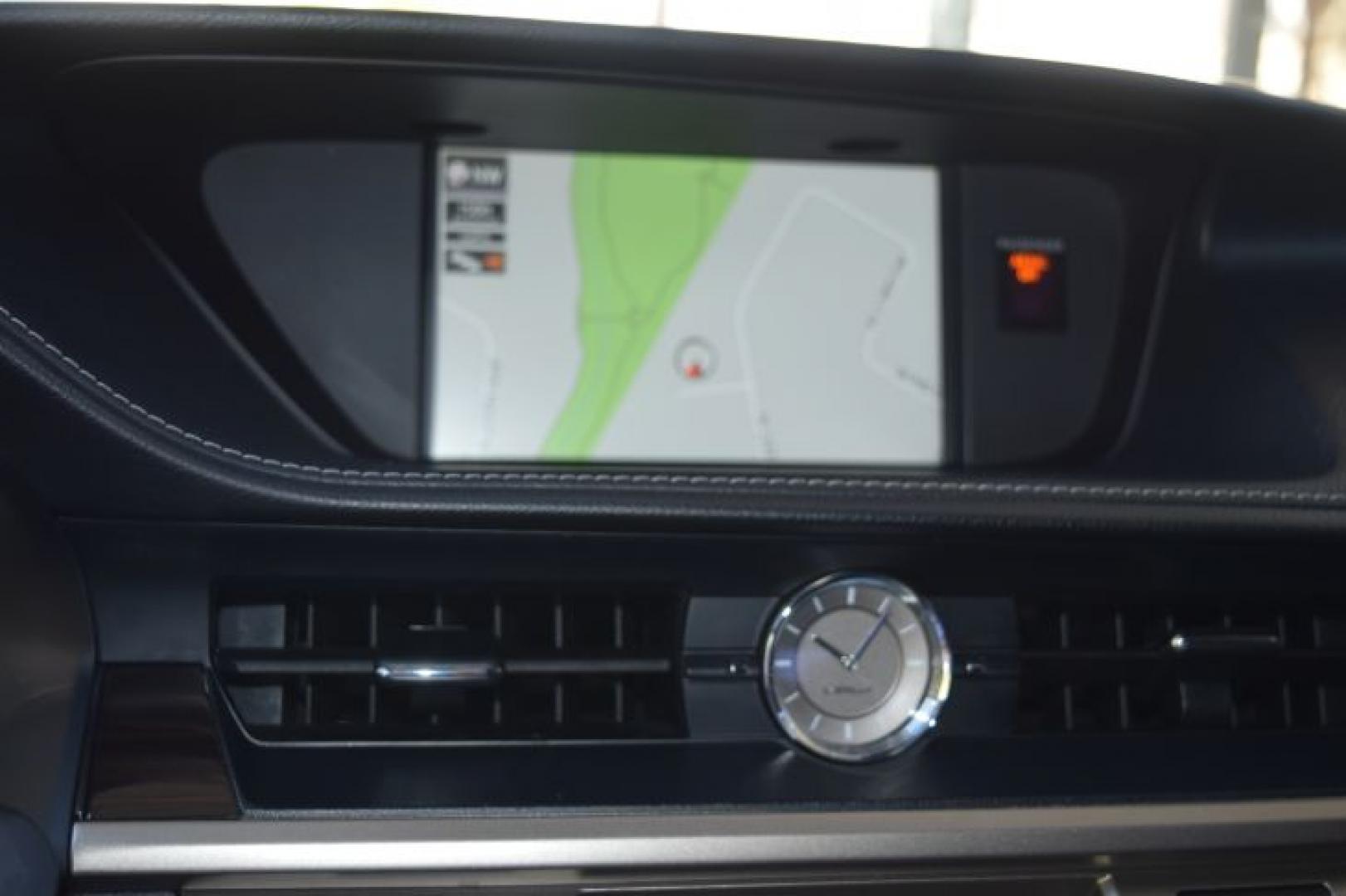 2018 Obsidian /Black w/Linear Wood Lexus ES 300h Sedan (JTHBW1GG1J2) with an 2.5L L4 DOHC 16V HYBRID engine, CVT transmission, located at 11056 N 23rd Dr #101, Phoenix, AZ, 85029, (623) 434-4252, 33.587704, -112.109962 - Photo#18