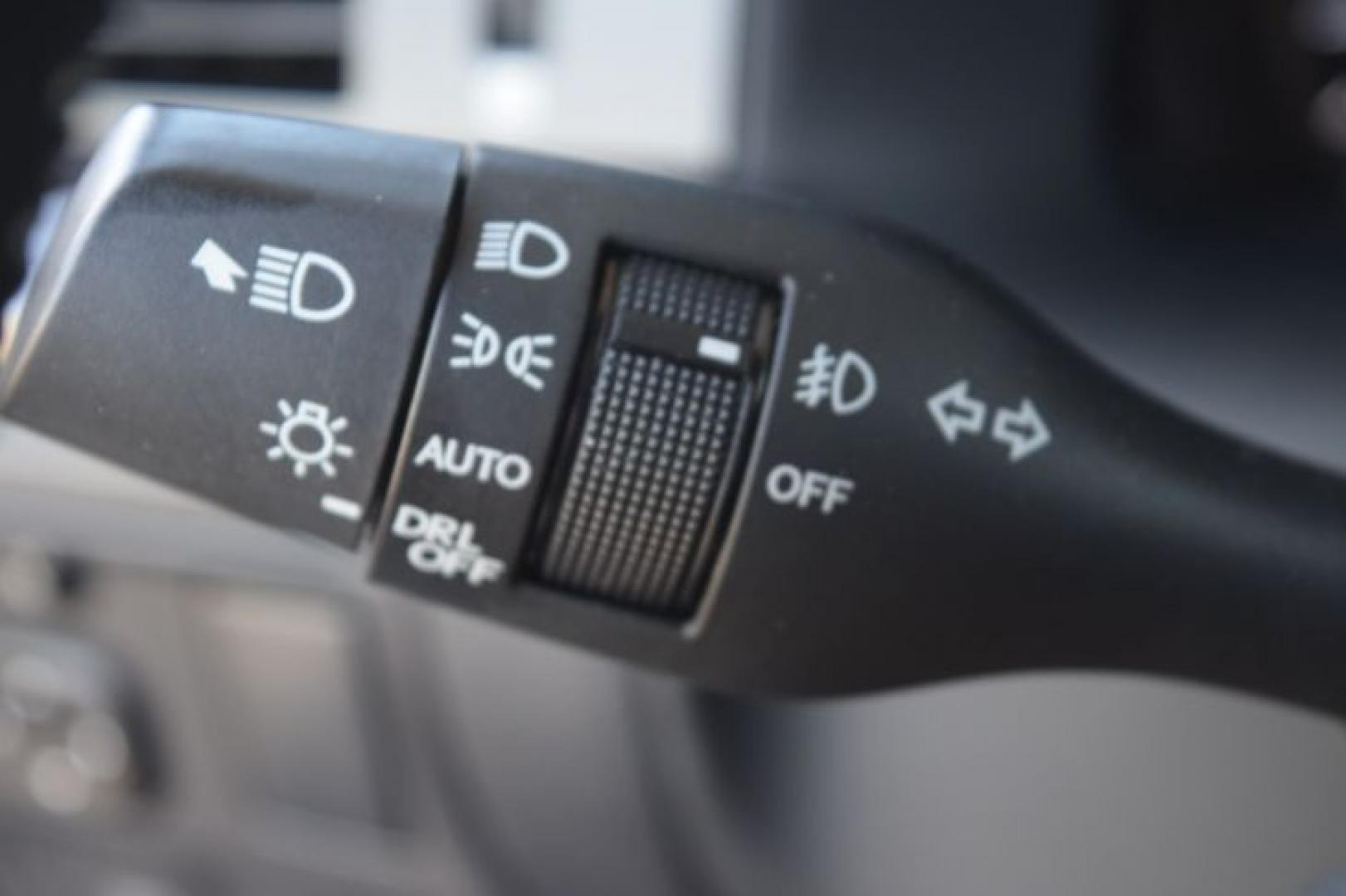 2018 Obsidian /Black w/Linear Wood Lexus ES 300h Sedan (JTHBW1GG1J2) with an 2.5L L4 DOHC 16V HYBRID engine, CVT transmission, located at 11056 N 23rd Dr #101, Phoenix, AZ, 85029, (623) 434-4252, 33.587704, -112.109962 - Photo#36