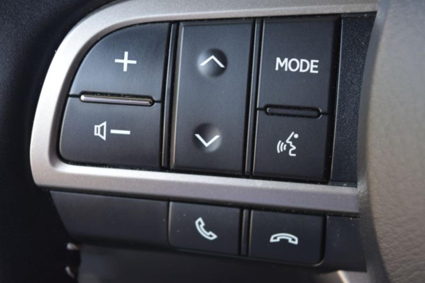 2018 Obsidian /Black w/Linear Wood Lexus ES 300h Sedan (JTHBW1GG1J2) with an 2.5L L4 DOHC 16V HYBRID engine, CVT transmission, located at 11056 N 23rd Dr #101, Phoenix, AZ, 85029, (623) 434-4252, 33.587704, -112.109962 - Photo#37