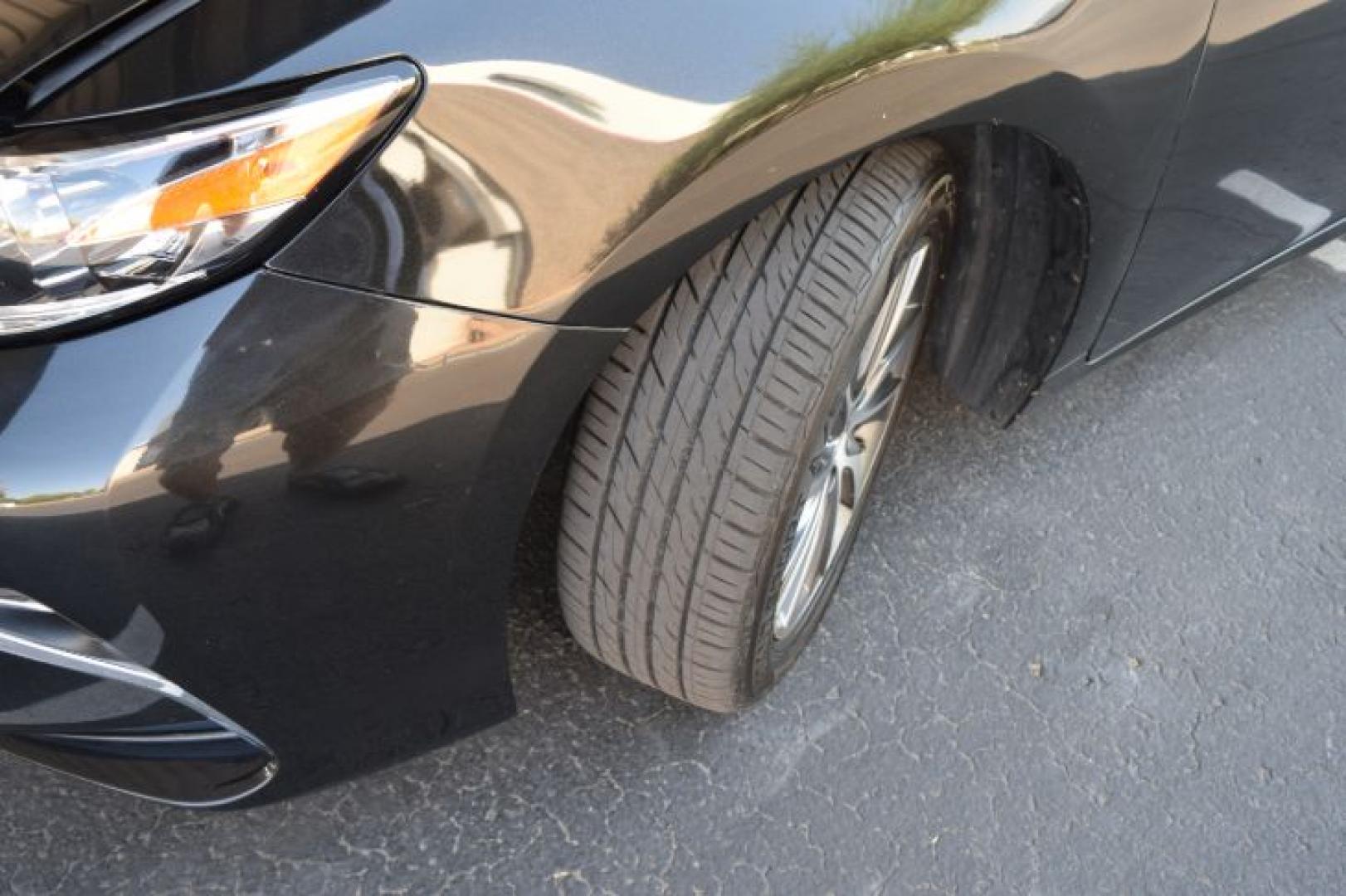 2018 Obsidian /Black w/Linear Wood Lexus ES 300h Sedan (JTHBW1GG1J2) with an 2.5L L4 DOHC 16V HYBRID engine, CVT transmission, located at 11056 N 23rd Dr #101, Phoenix, AZ, 85029, (623) 434-4252, 33.587704, -112.109962 - Photo#43