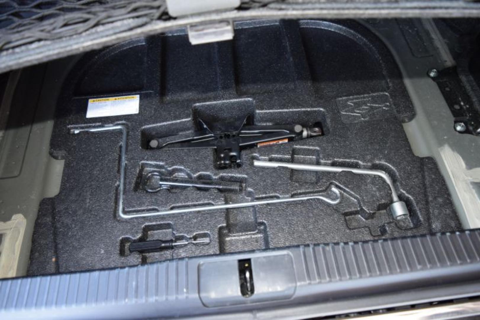 2018 Obsidian /Black w/Linear Wood Lexus ES 300h Sedan (JTHBW1GG1J2) with an 2.5L L4 DOHC 16V HYBRID engine, CVT transmission, located at 11056 N 23rd Dr #101, Phoenix, AZ, 85029, (623) 434-4252, 33.587704, -112.109962 - Photo#47