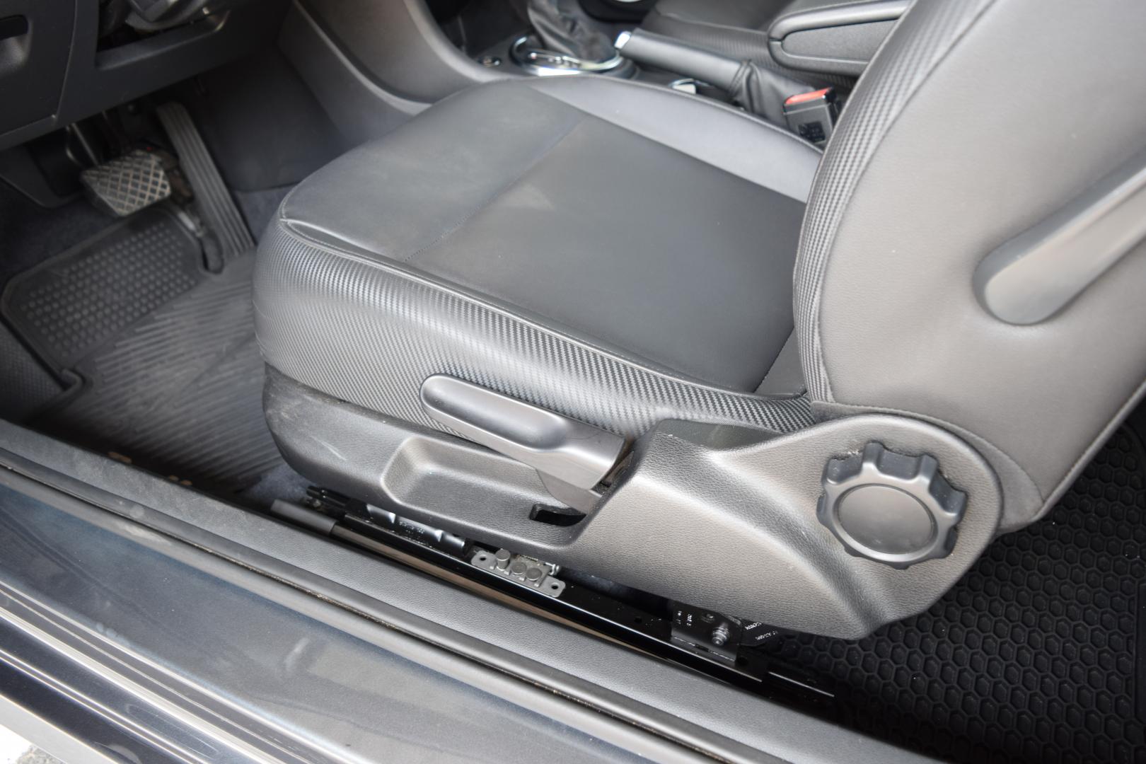 2014 /Black Volkswagen Beetle 2.0T Turbo (3VWJL7AT2EM) with an 2.0L L4 DOHC 16V TURBO DIESEL engine, Automatic transmission, located at 11056 N 23rd Dr #101, Phoenix, AZ, 85029, (623) 434-4252, 33.587704, -112.109962 - Photo#21