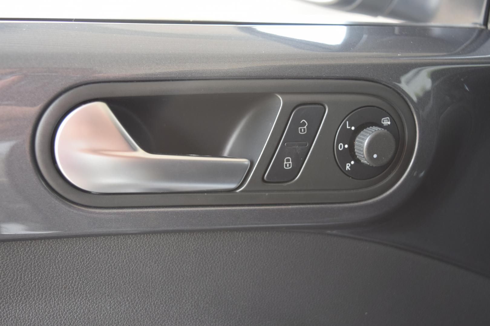 2014 /Black Volkswagen Beetle 2.0T Turbo (3VWJL7AT2EM) with an 2.0L L4 DOHC 16V TURBO DIESEL engine, Automatic transmission, located at 11056 N 23rd Dr #101, Phoenix, AZ, 85029, (623) 434-4252, 33.587704, -112.109962 - Photo#23