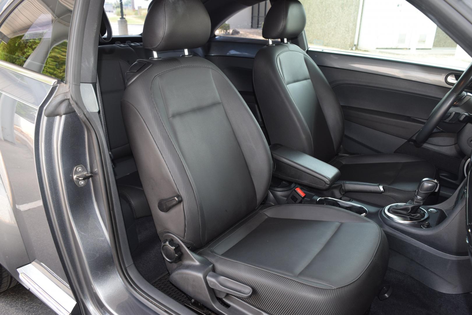 2014 /Black Volkswagen Beetle 2.0T Turbo (3VWJL7AT2EM) with an 2.0L L4 DOHC 16V TURBO DIESEL engine, Automatic transmission, located at 11056 N 23rd Dr #101, Phoenix, AZ, 85029, (623) 434-4252, 33.587704, -112.109962 - Photo#13