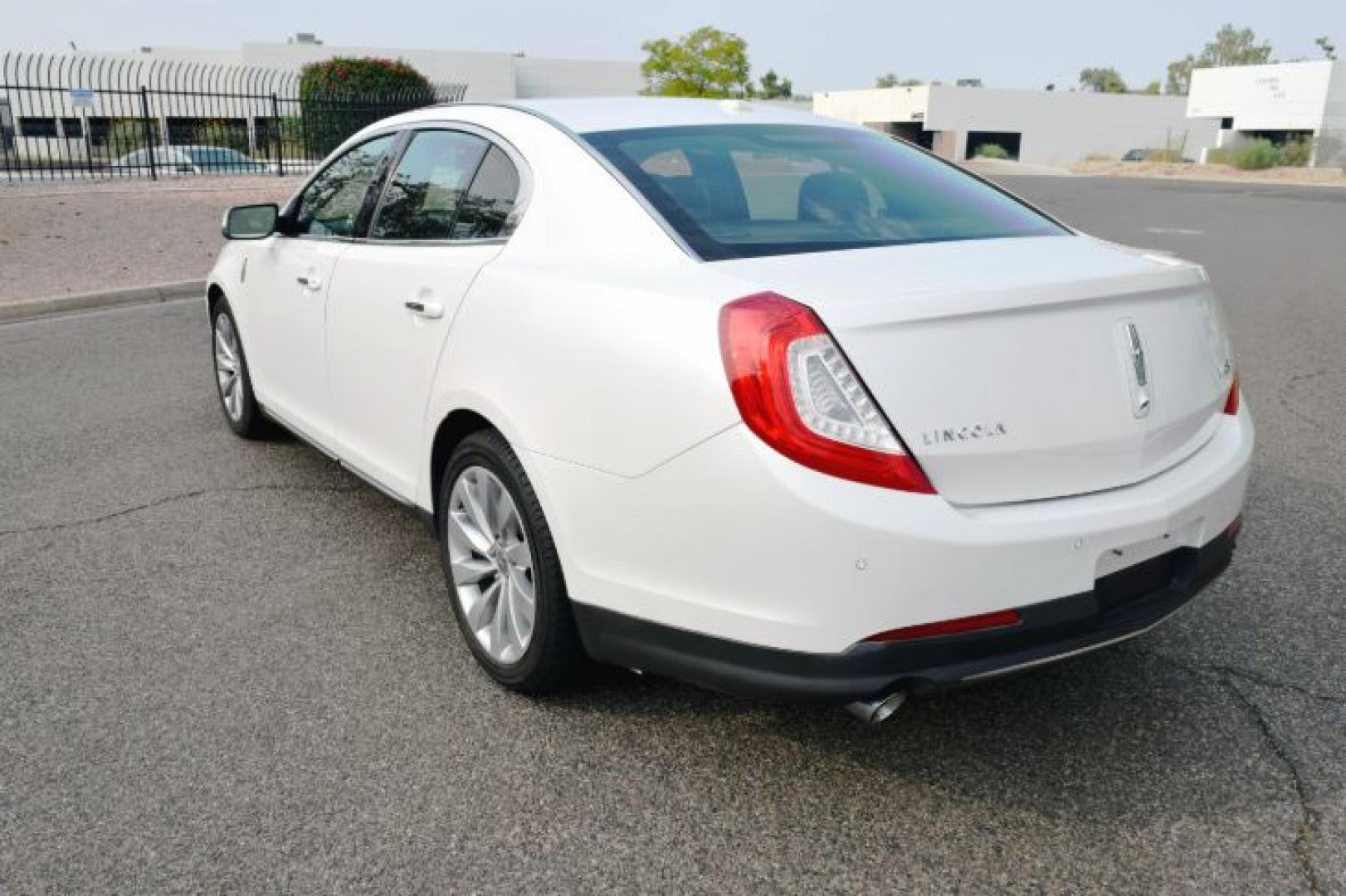 2013 White Platinum Metallic Tri-Coat /Hazelnut Lincoln MKS FWD (1LNHL9DK2DG) with an 3.5L V6 DOHC 24V engine, 6-Speed Automatic transmission, located at 11056 N 23rd Dr #101, Phoenix, AZ, 85029, (623) 434-4252, 33.587704, -112.109962 - Photo#6