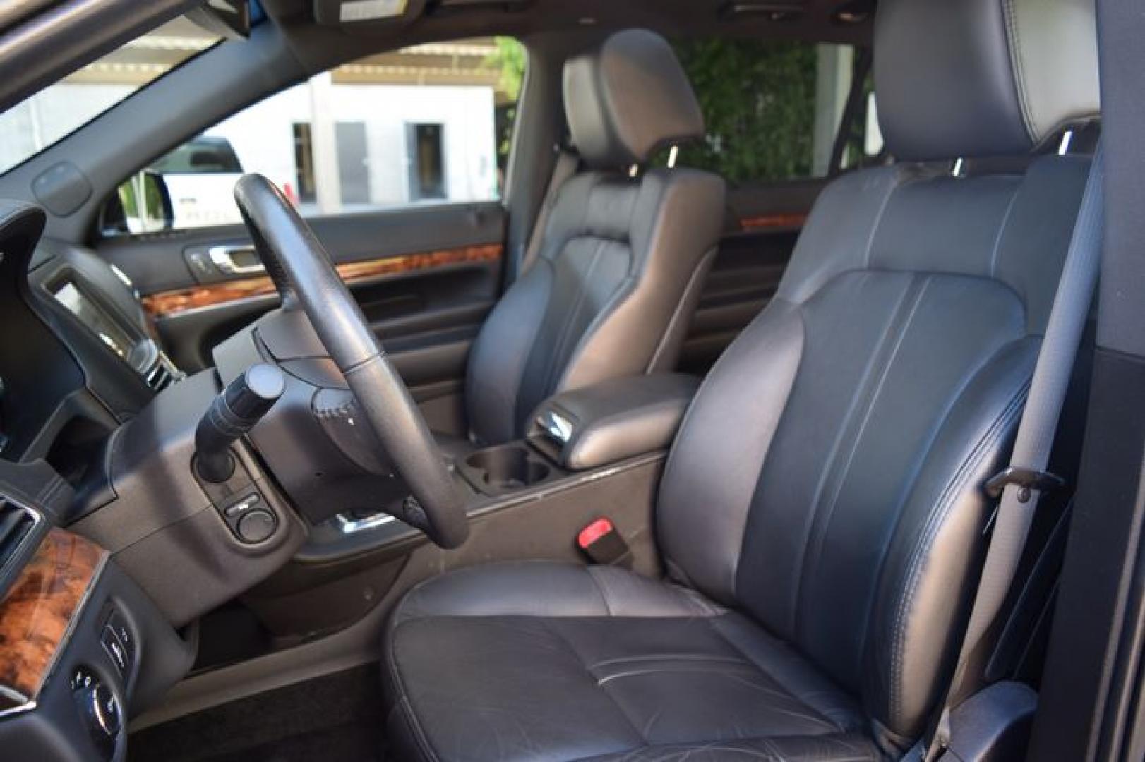 2017 Black Velvet /Charcoal Black Lincoln MKT Livery AWD (2LMHJ5NK5HB) with an 3.7L V6 DOHC 24V engine, 6-Speed Automatic transmission, located at 11056 N 23rd Dr #101, Phoenix, AZ, 85029, (623) 434-4252, 33.587704, -112.109962 - Photo#10